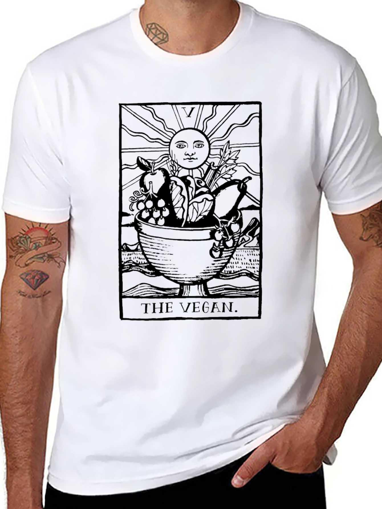 Camiseta Negra Vegana: Tarot de la Abundancia