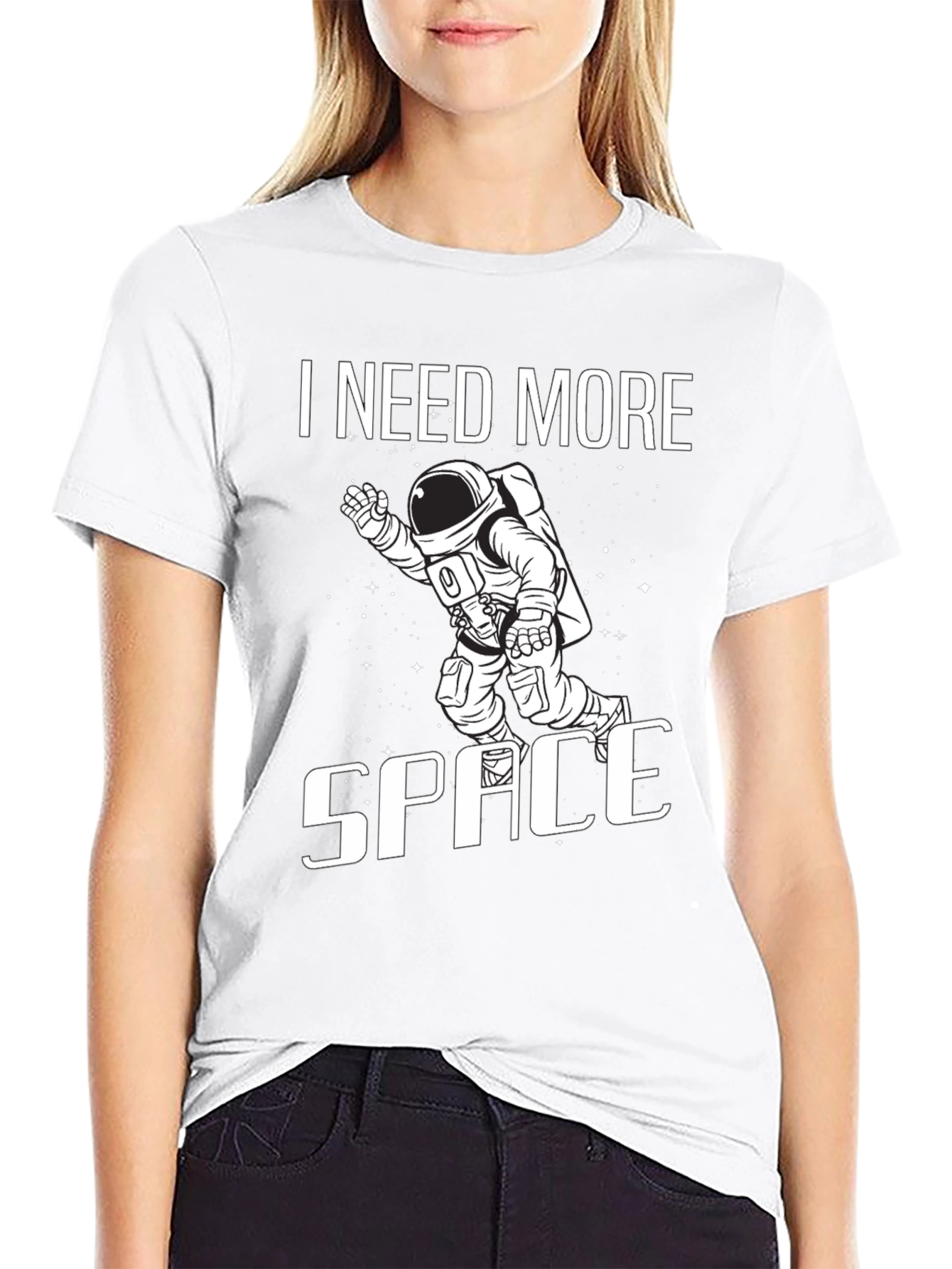 Camiseta Negra Necesito Más Espacio Astronauta