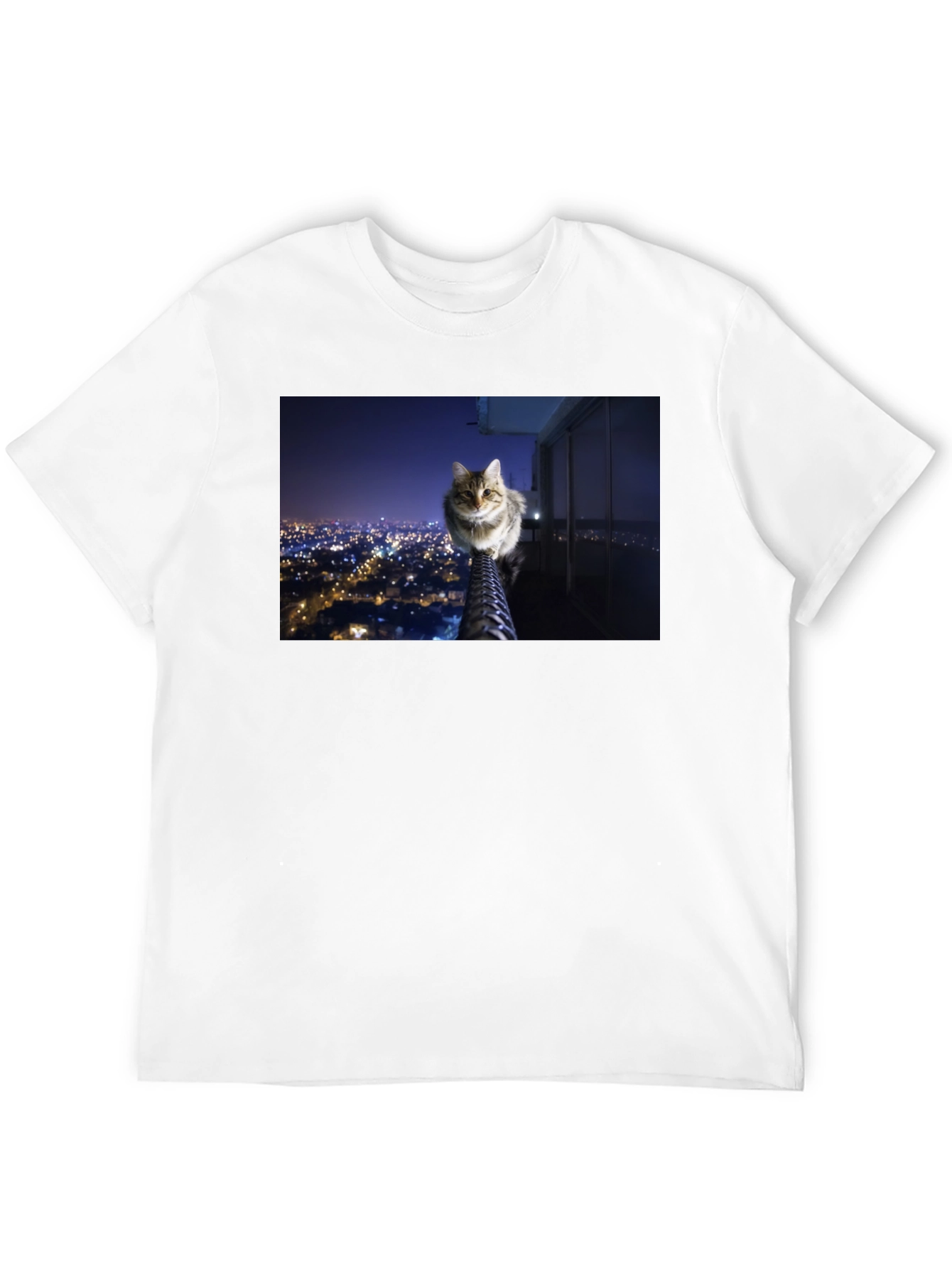 Camiseta Negra con Diseño de Gato Nocturno Urbano