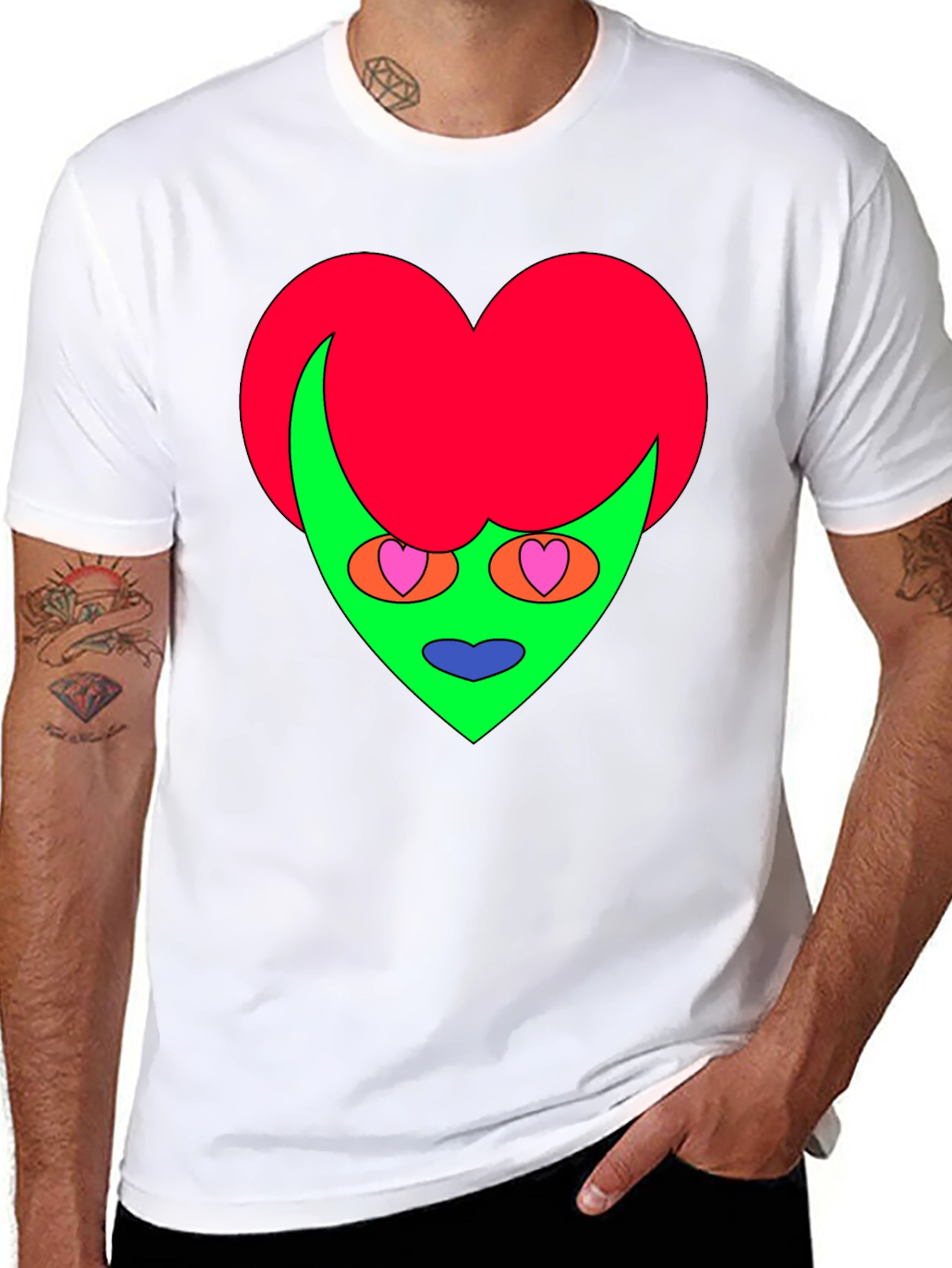 Camiseta Negra con Diseño Corazón Alienígena