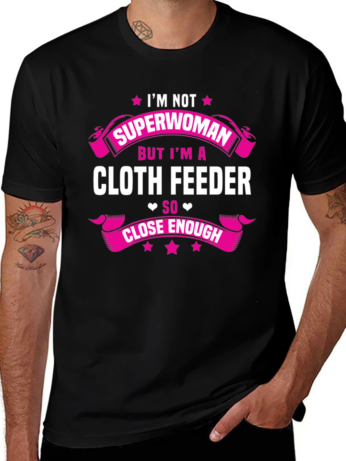 Camiseta Negra con Diseño Cloth Feeder