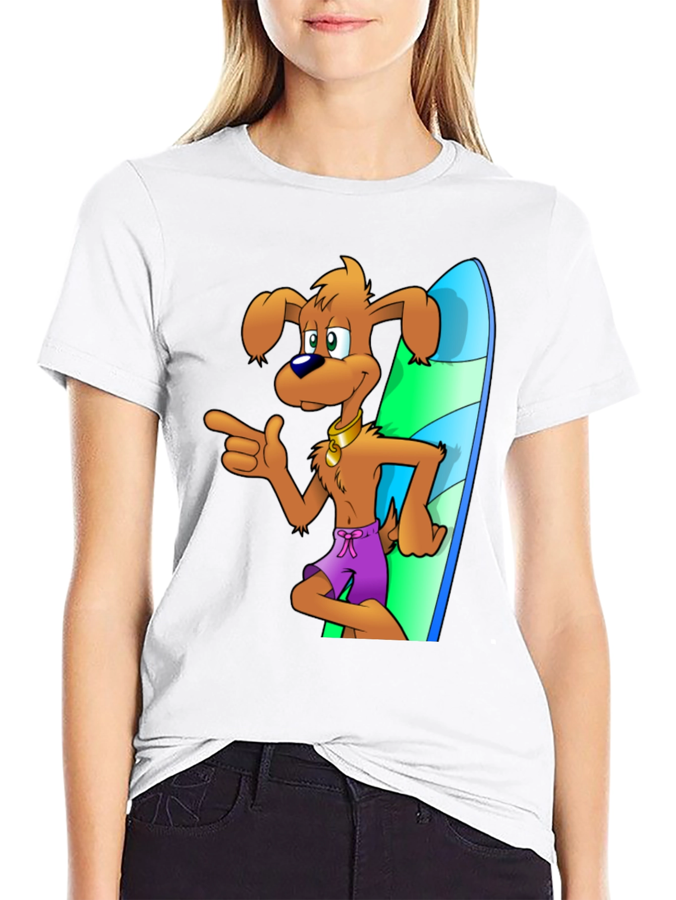 Camiseta Negra con Diseño de Perro Surfista