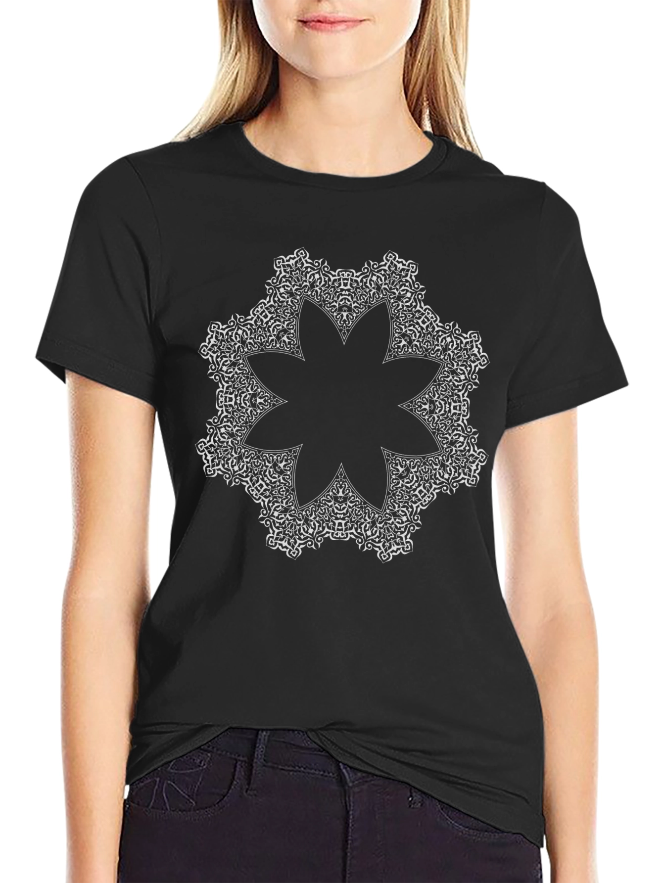 Camiseta Negra Mandala Floral Estampada