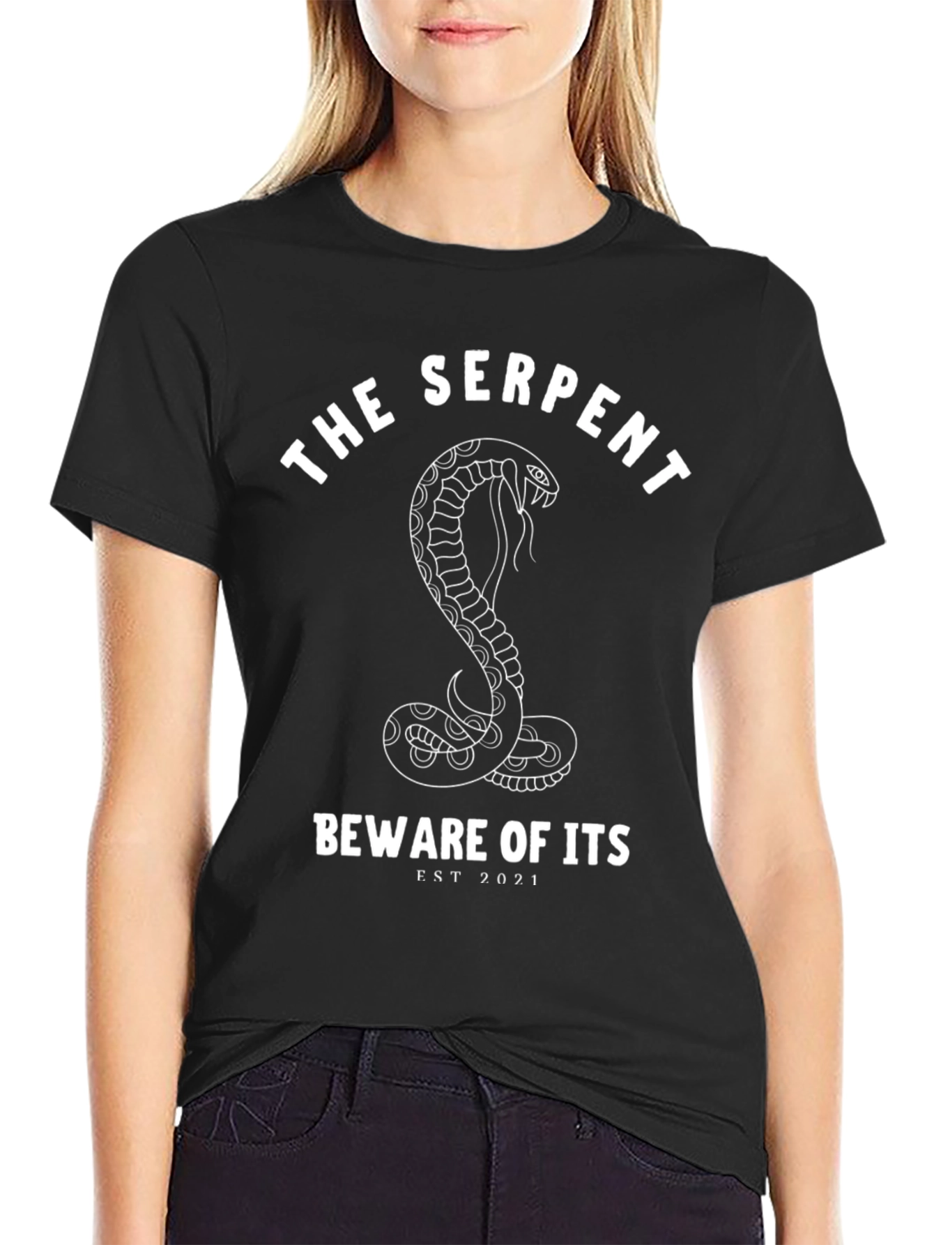 Camiseta Negra La Serpiente - Estilo y Misterio