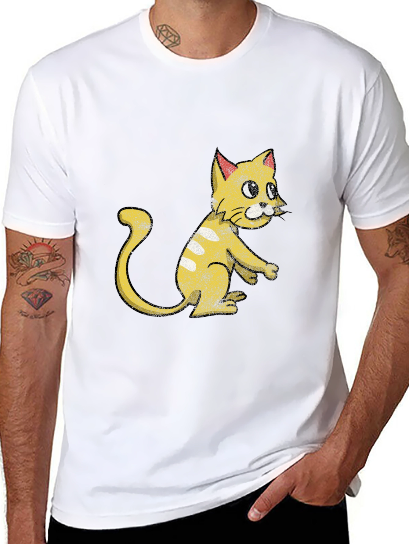 Camiseta Negra con Diseño de Gato Amarillo Divertido