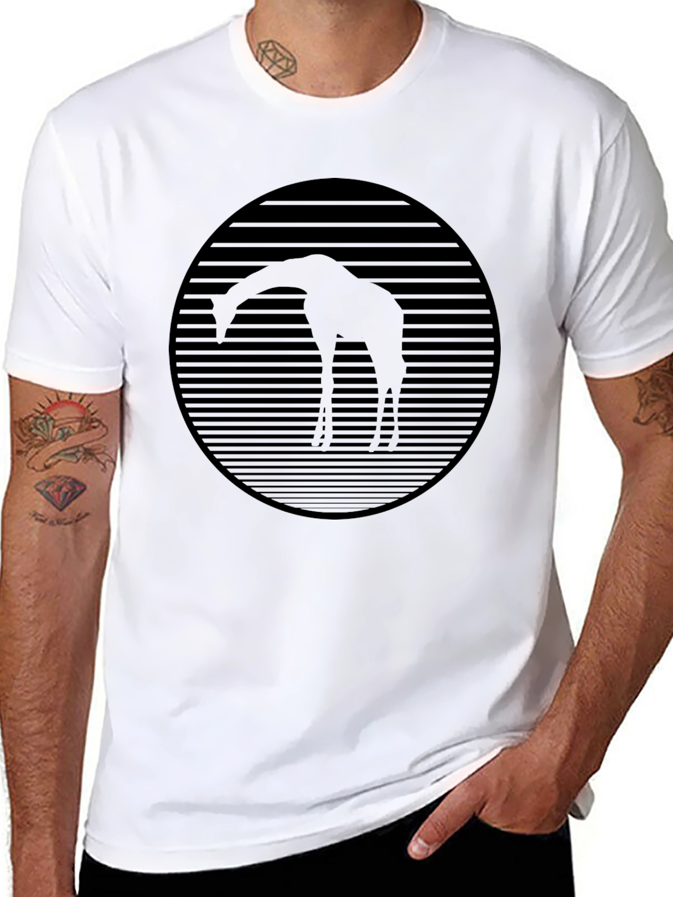 Camiseta Negra con Diseño de Jirafa Abstracta