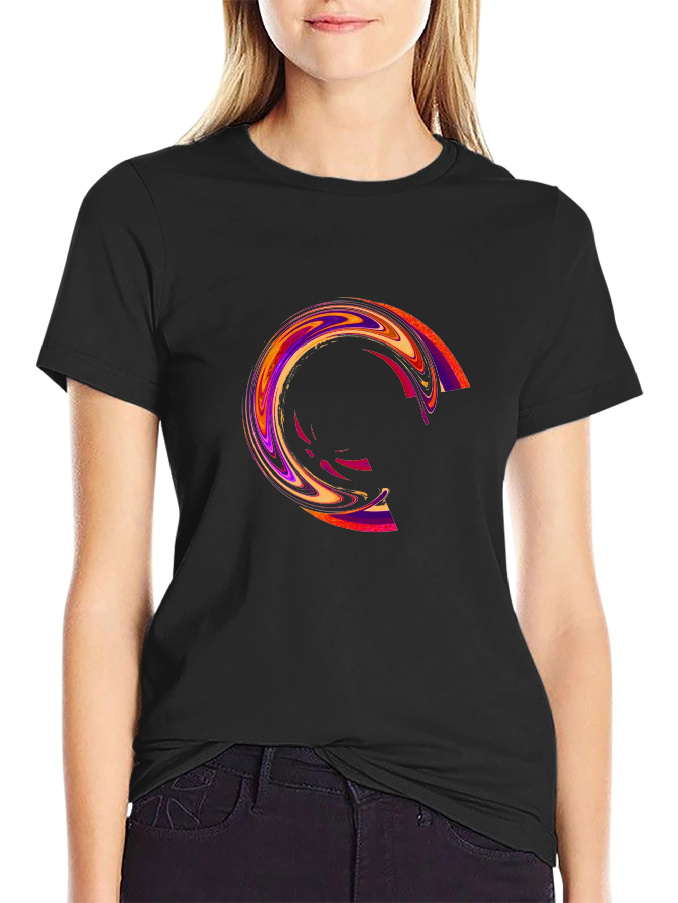 Camiseta Negra con Diseño Circular Abstracto