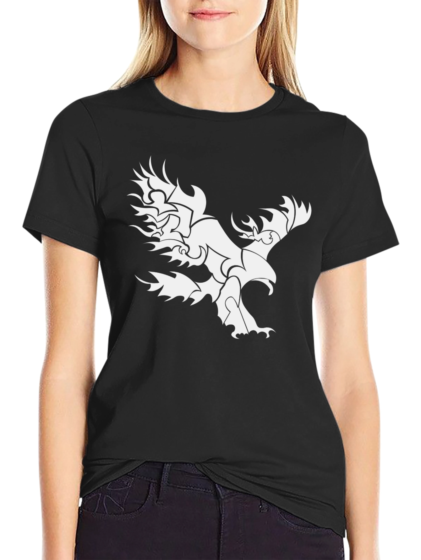 Camiseta Negra con Diseño de Águila Tribal