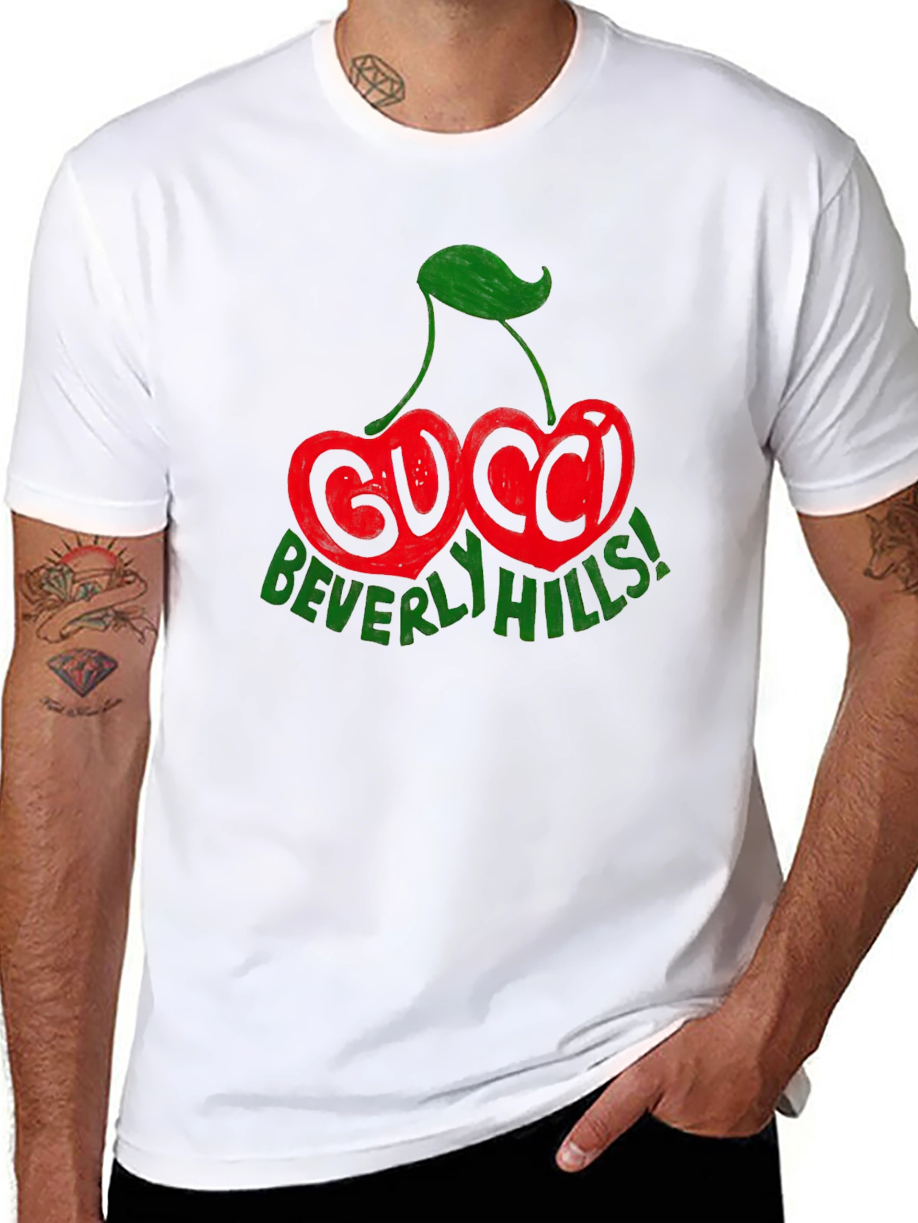 Camiseta Negra con Diseño de Cerezas Gucci Beverly Hills