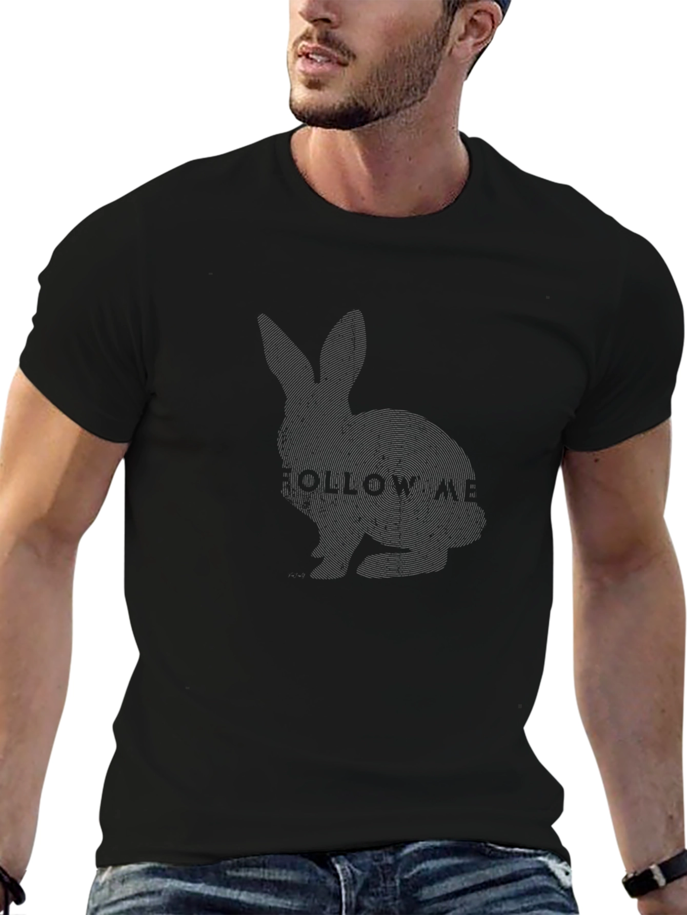 Camiseta Negra Casual con Diseño Misterioso