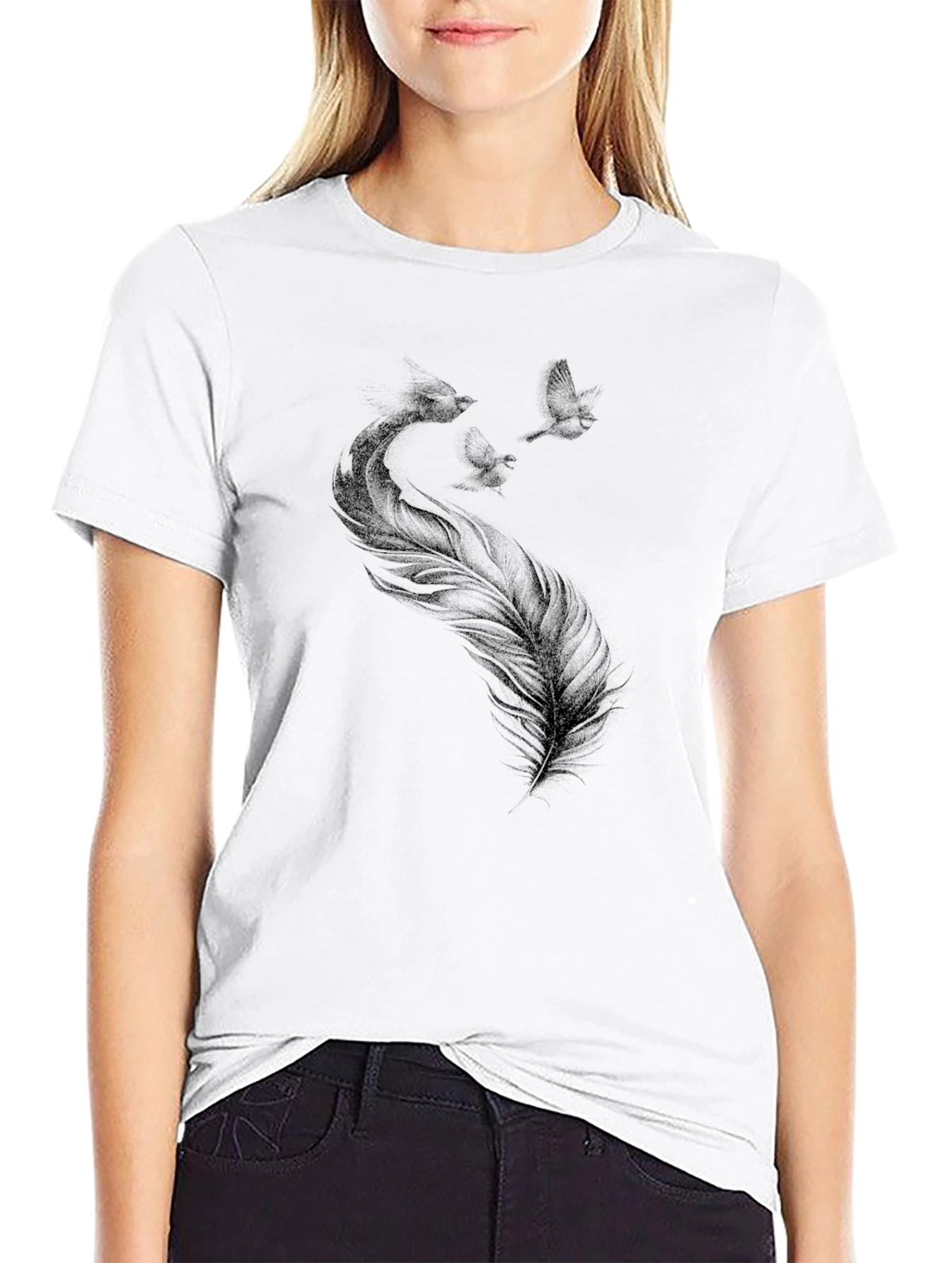 Camiseta Negra con Diseño de Pluma y Aves