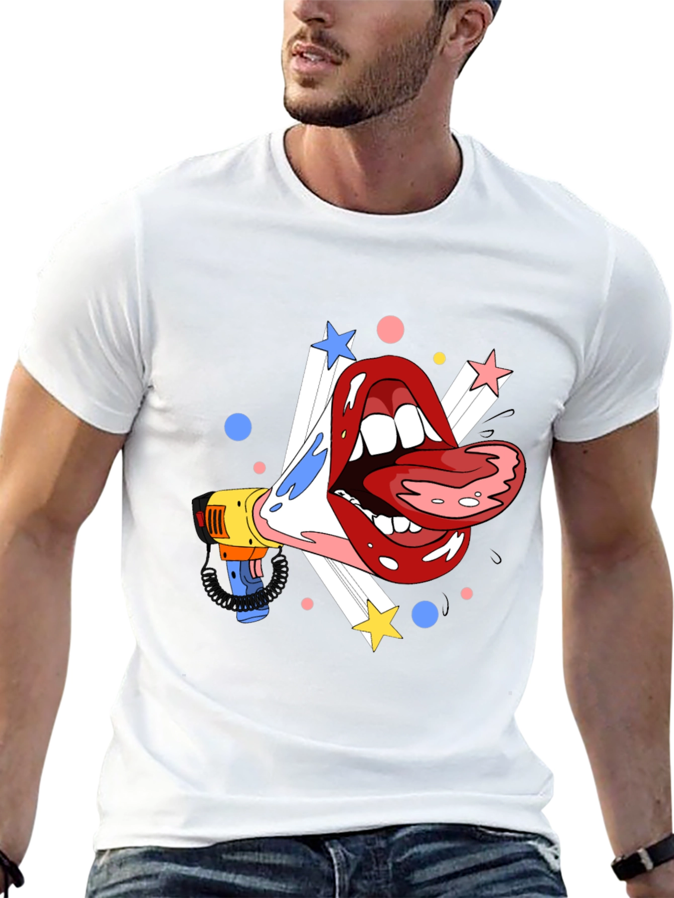 Camiseta Negra con Diseño de Boca y Megáfono