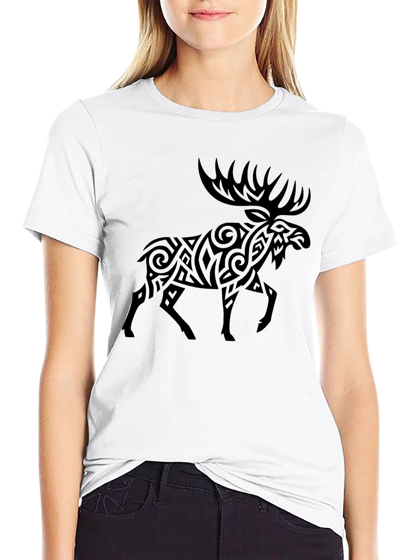 Camiseta Negra con Diseño de Alce Tribal