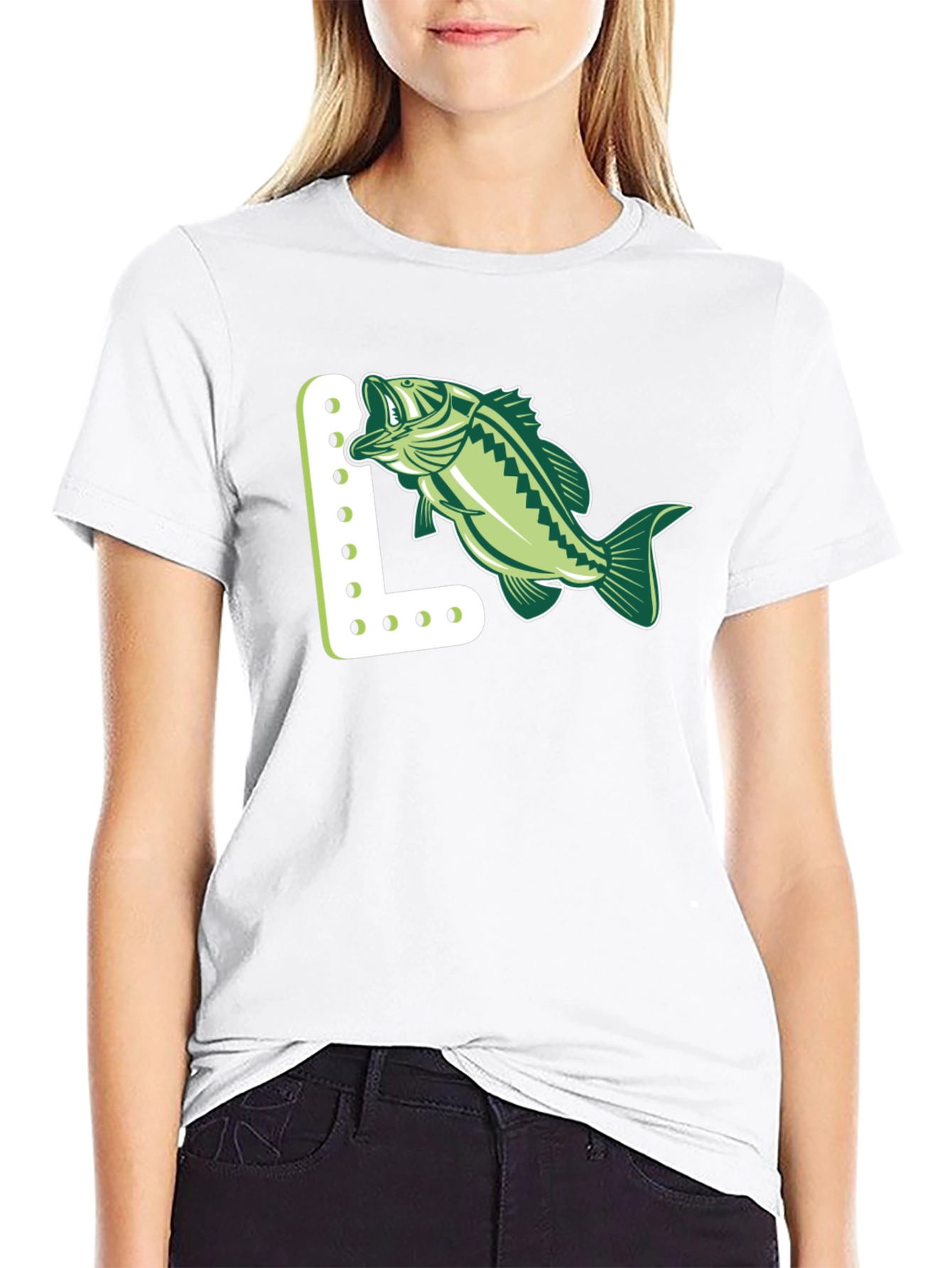 Camiseta Negra con Diseño de Pez y Letra L