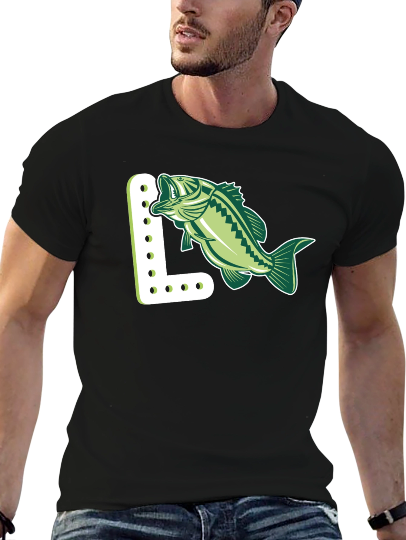 Camiseta Negra con Diseño de Pez y Letra L