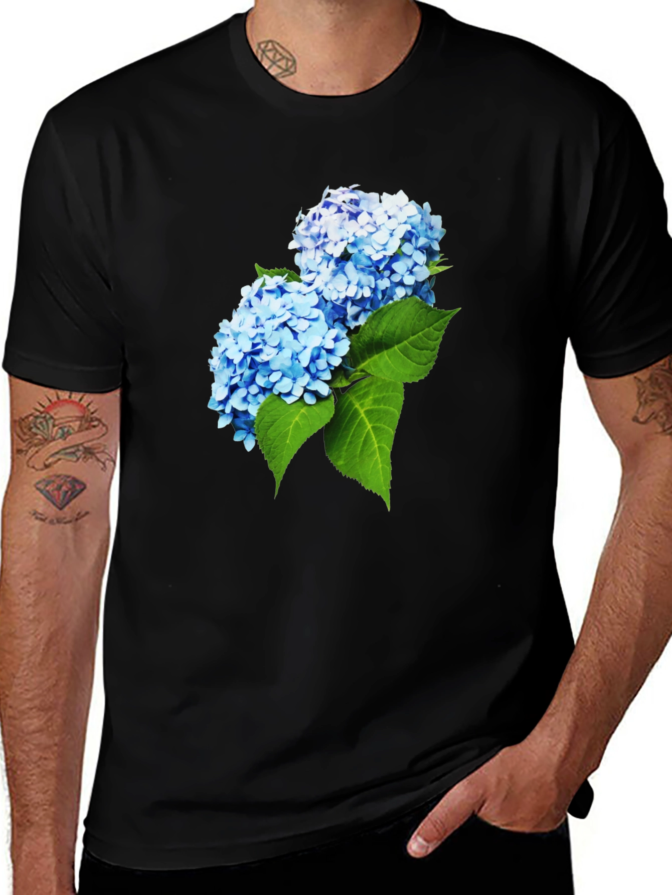 Camiseta Hombre Negra con Hortensias Azules