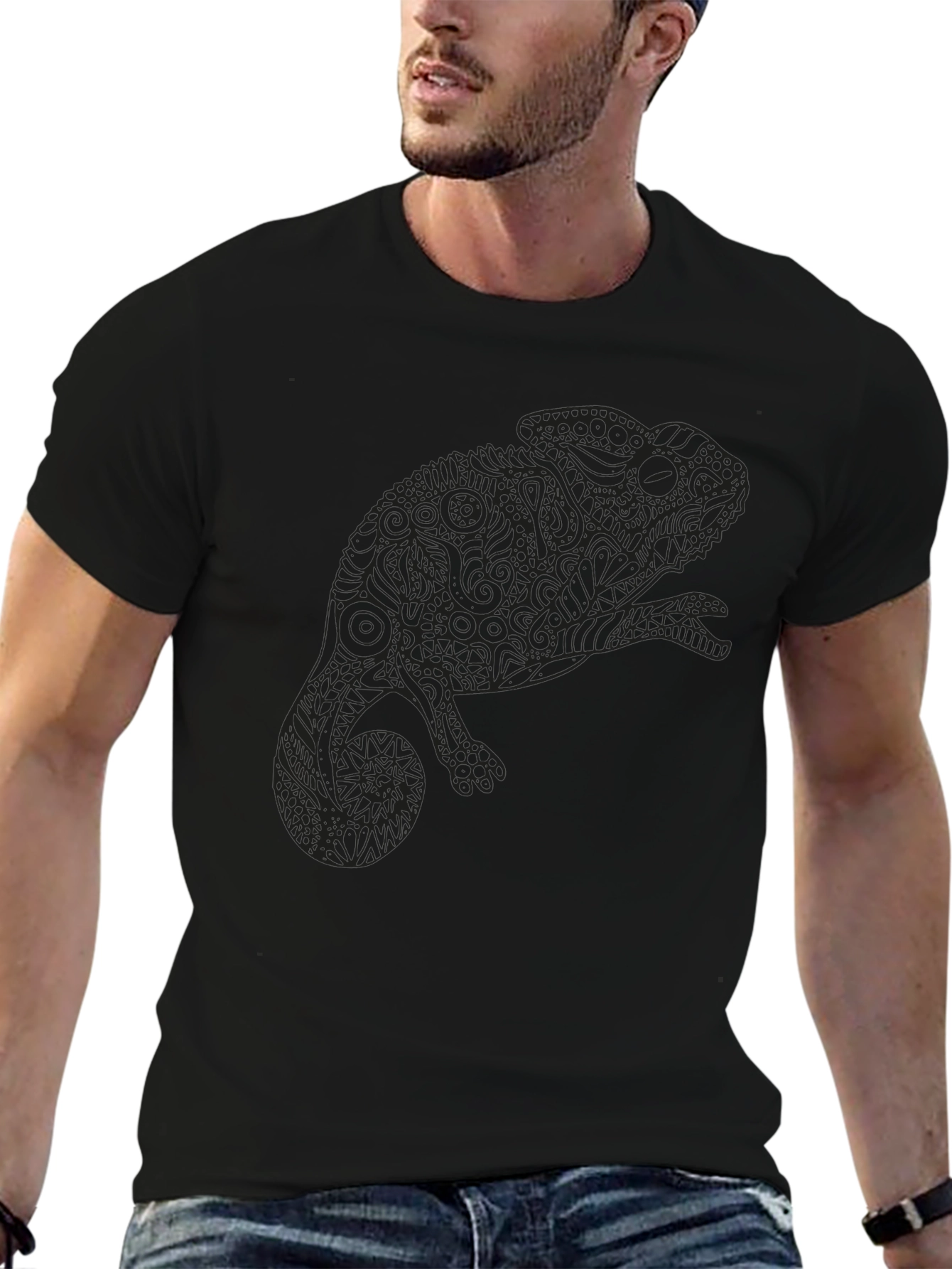Camiseta Negra con Diseño de Camaleón Abstracto