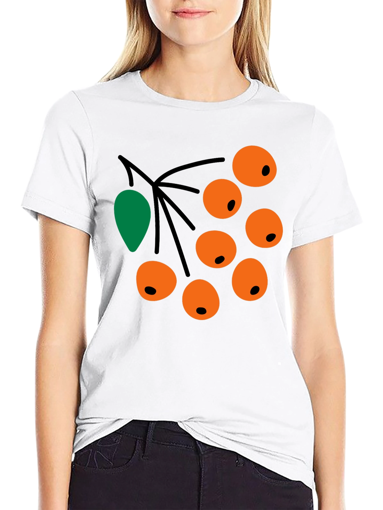 Camiseta Negra con Diseño de Bayas Naranja