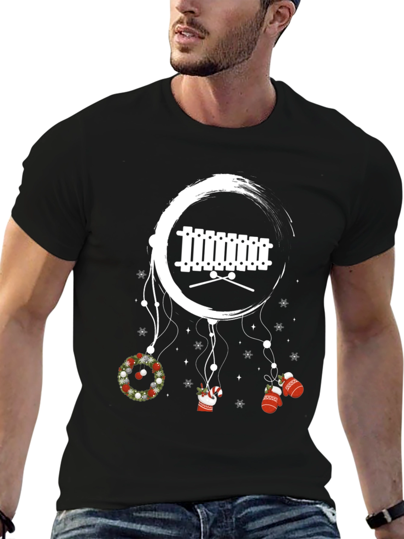 Camiseta Negra Navideña con Xilófono y Adornos Colgantes