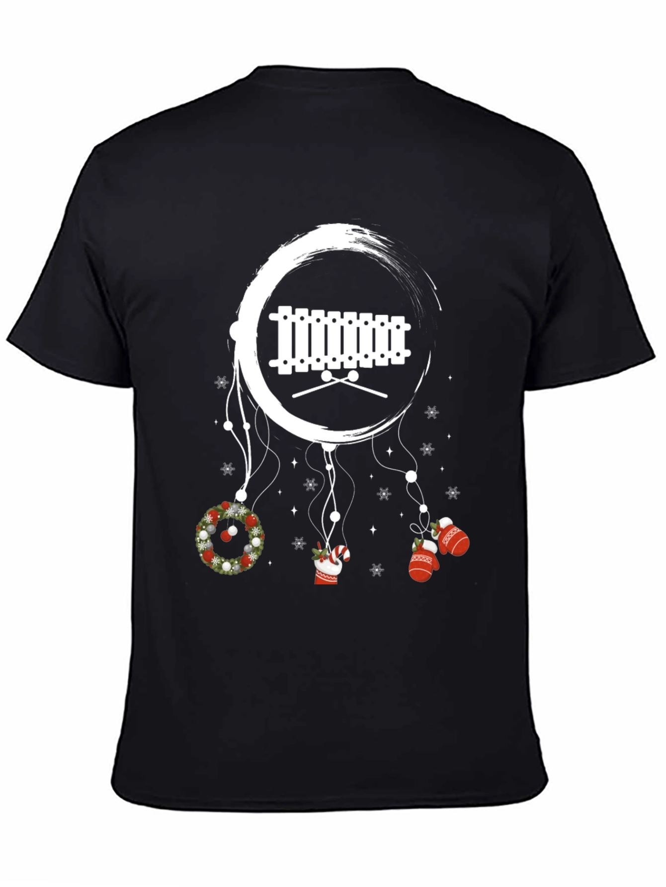 Camiseta Negra Navideña con Xilófono y Adornos Colgantes