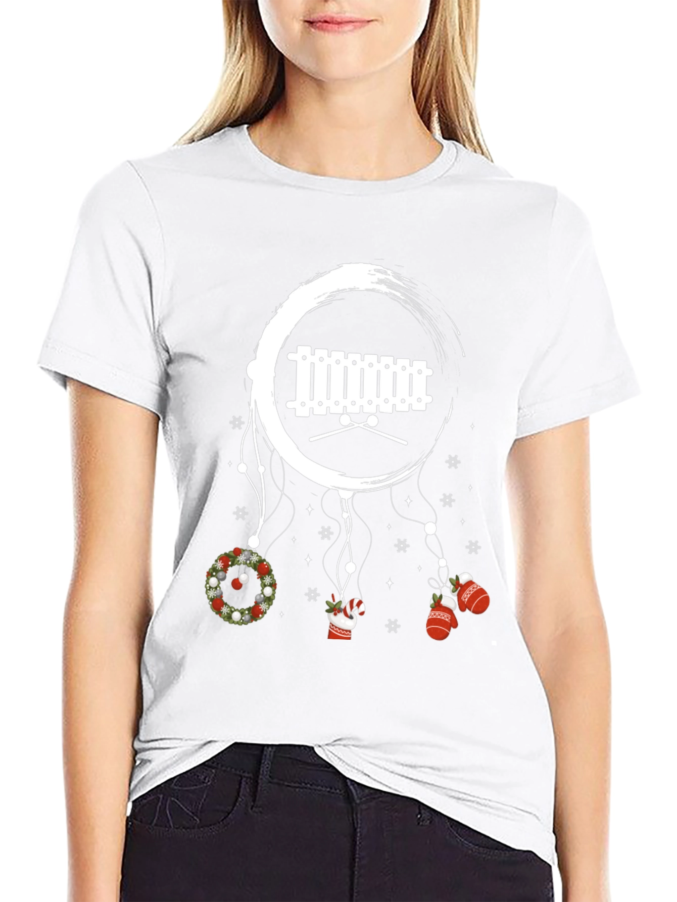 Camiseta Negra Navideña con Xilófono y Adornos Colgantes
