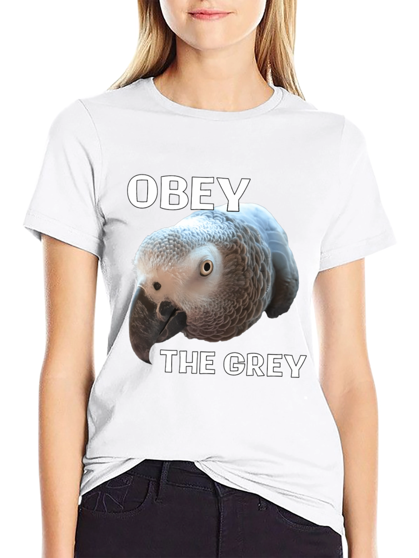 Camiseta Negra Obey The Grey con Loro Africano