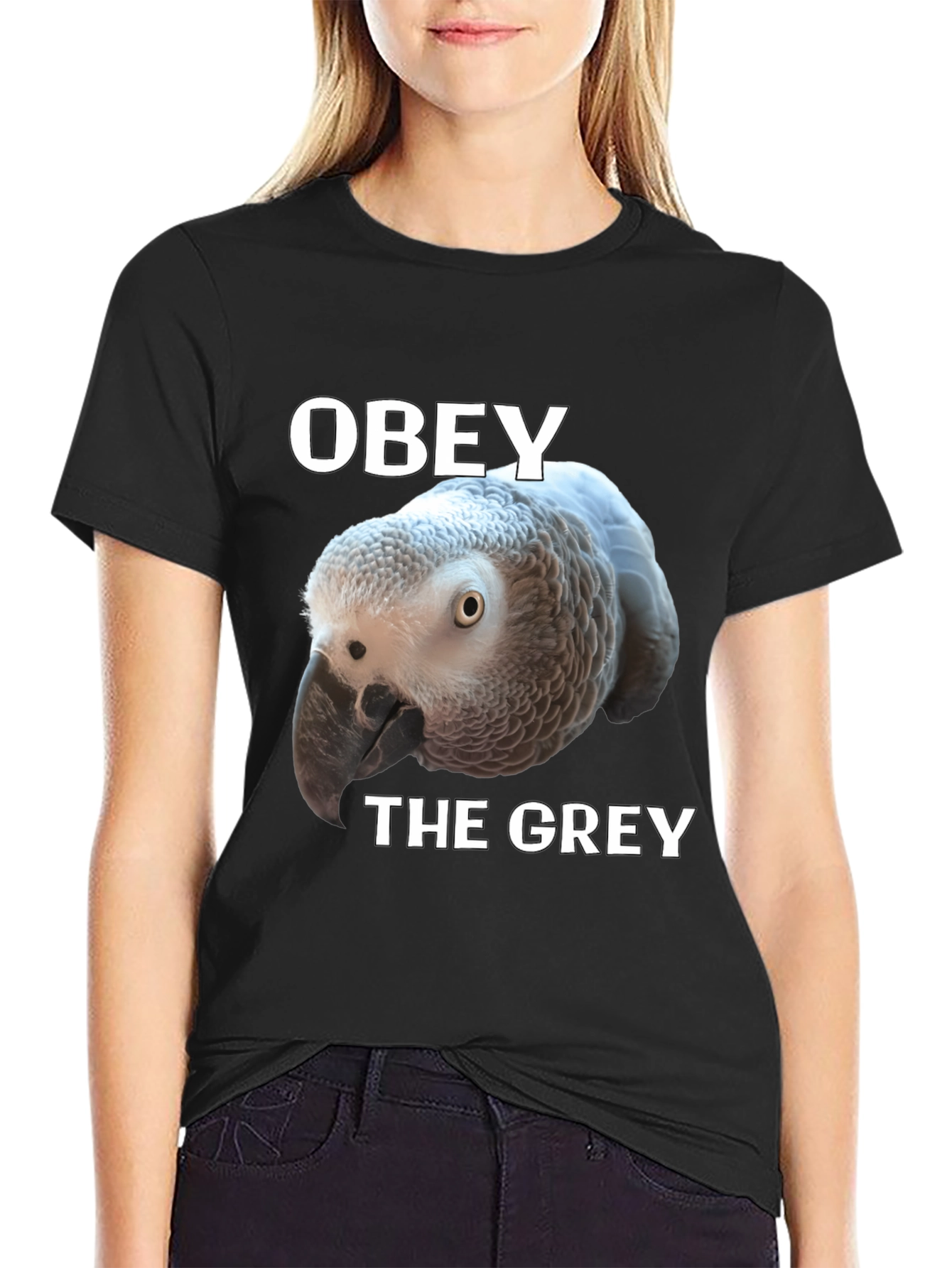 Camiseta Negra Obey The Grey con Loro Africano