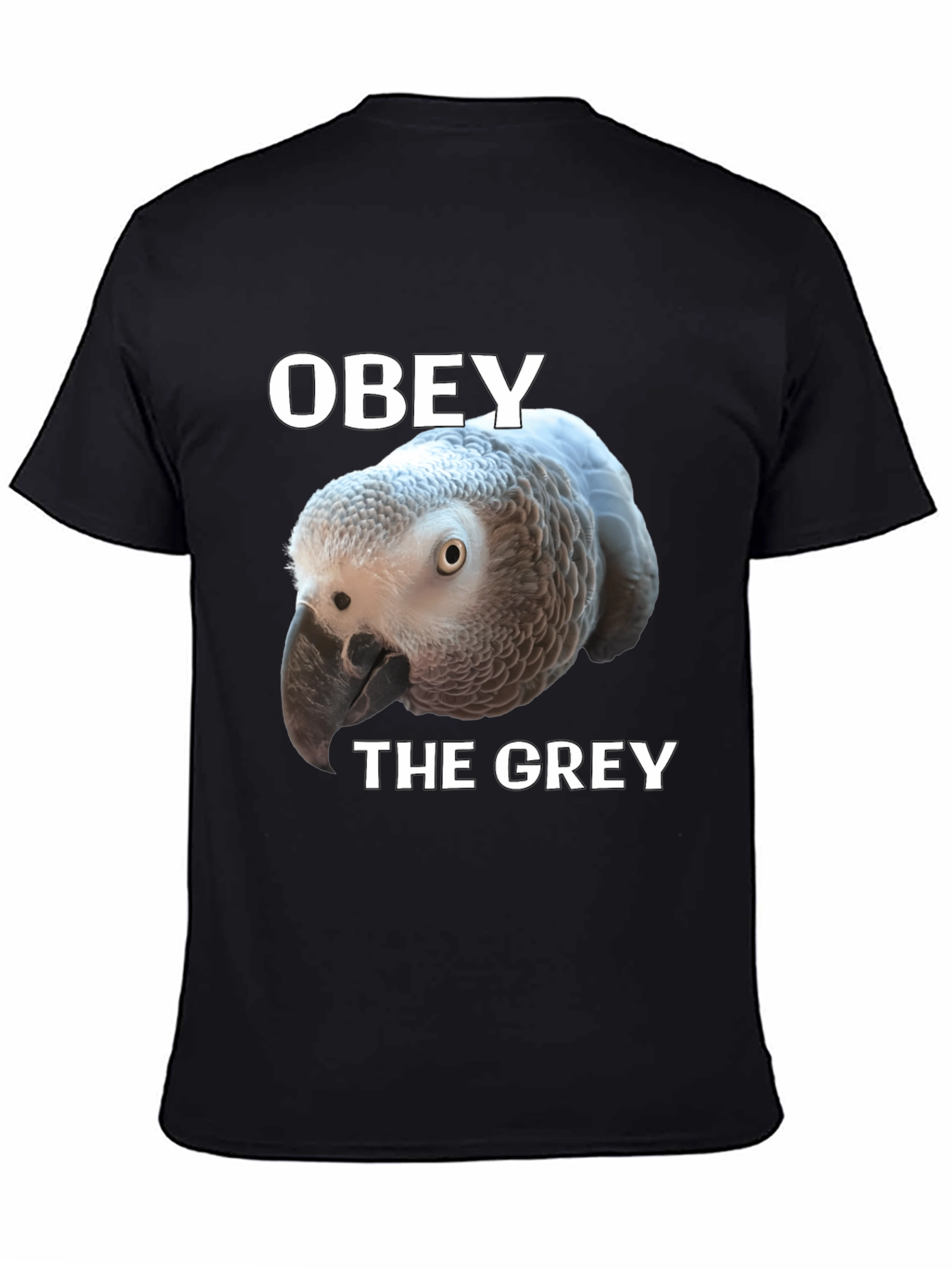 Camiseta Negra Obey The Grey con Loro Africano