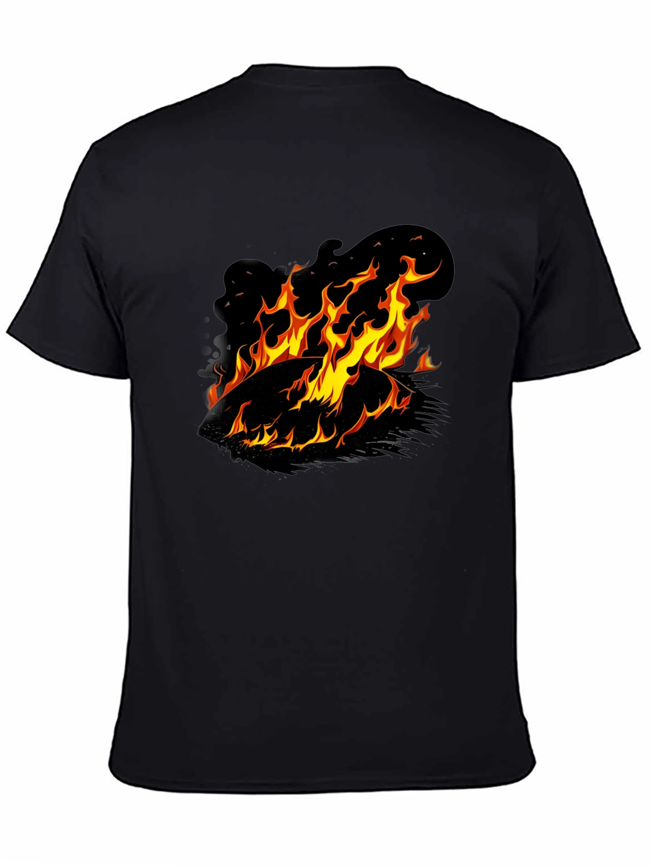 Camiseta Negra con Diseño de Fuego Ardiente