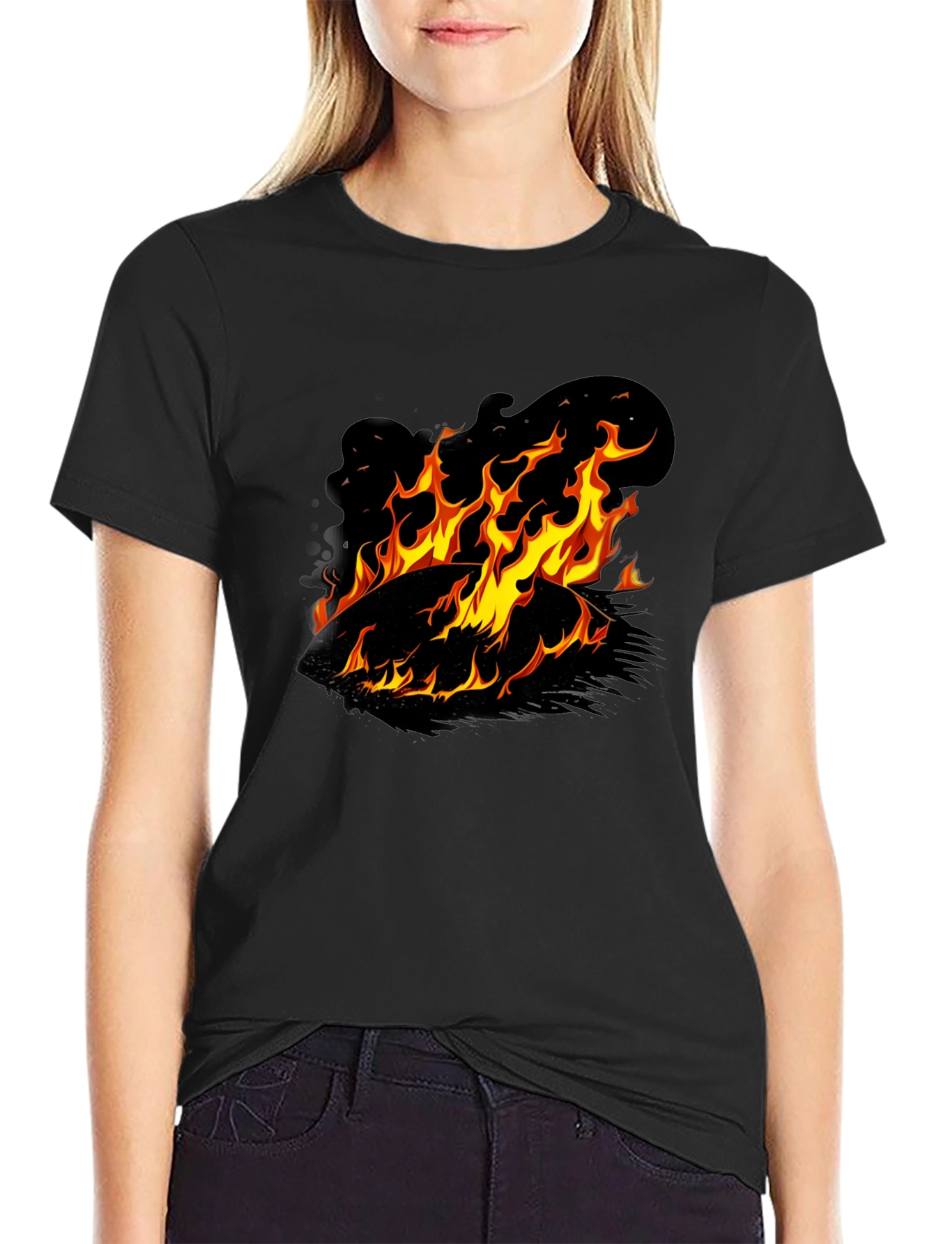 Camiseta Negra con Diseño de Fuego Ardiente