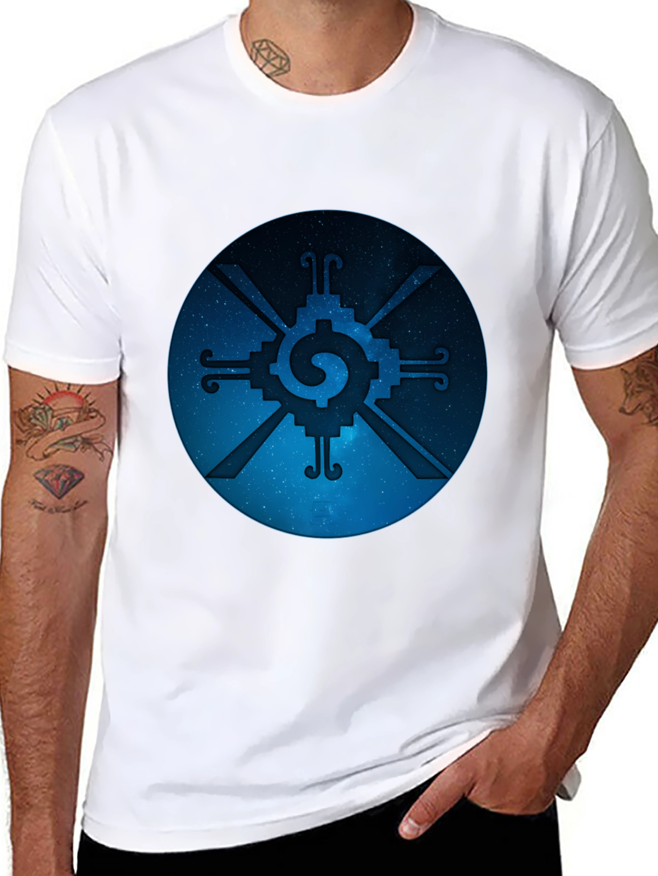 Camiseta Negra con Diseño Circular Azteca