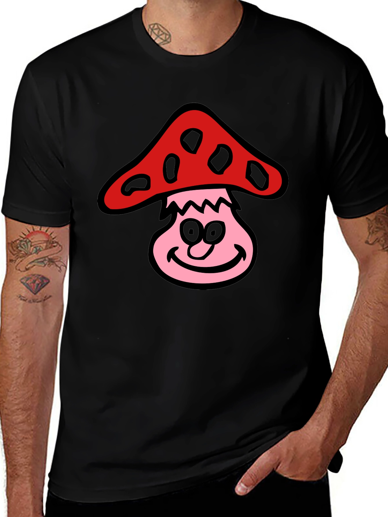 Camiseta Negra con Diseño de Hongo Sonriente