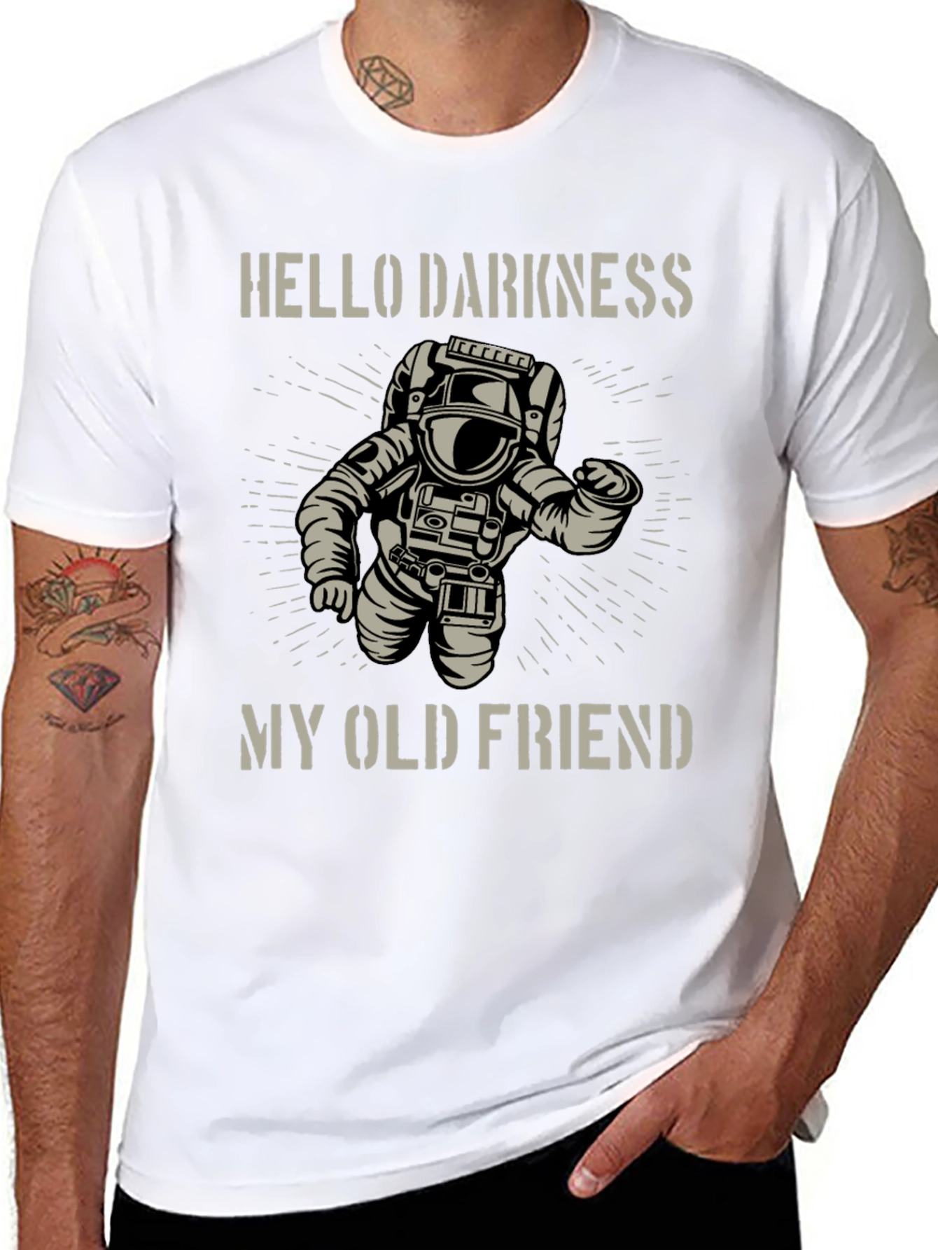 Camiseta Negra Astronauta: Hello Darkness My Old Friend