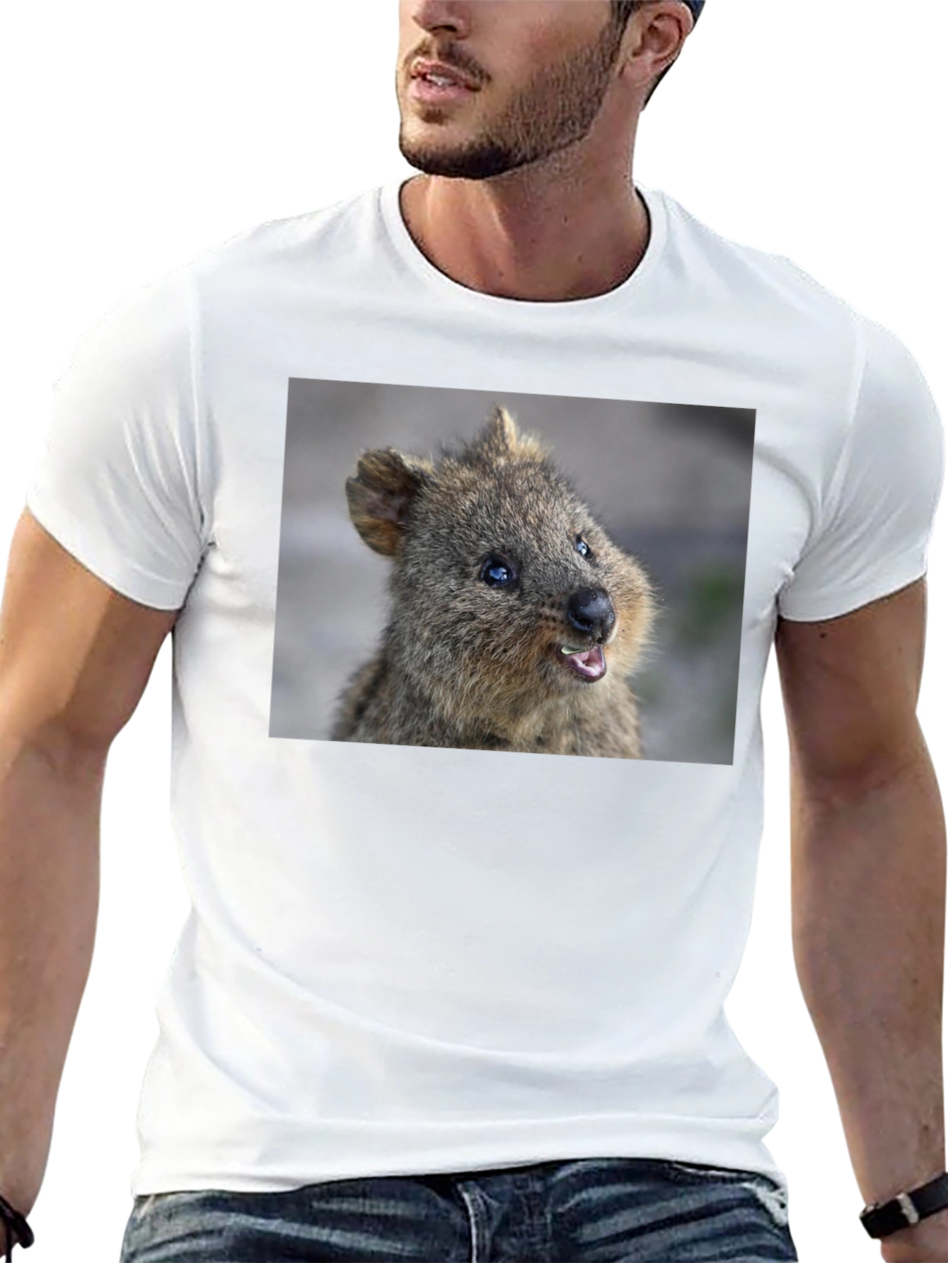 Camiseta Negra con Diseño de Quokka Sonriente