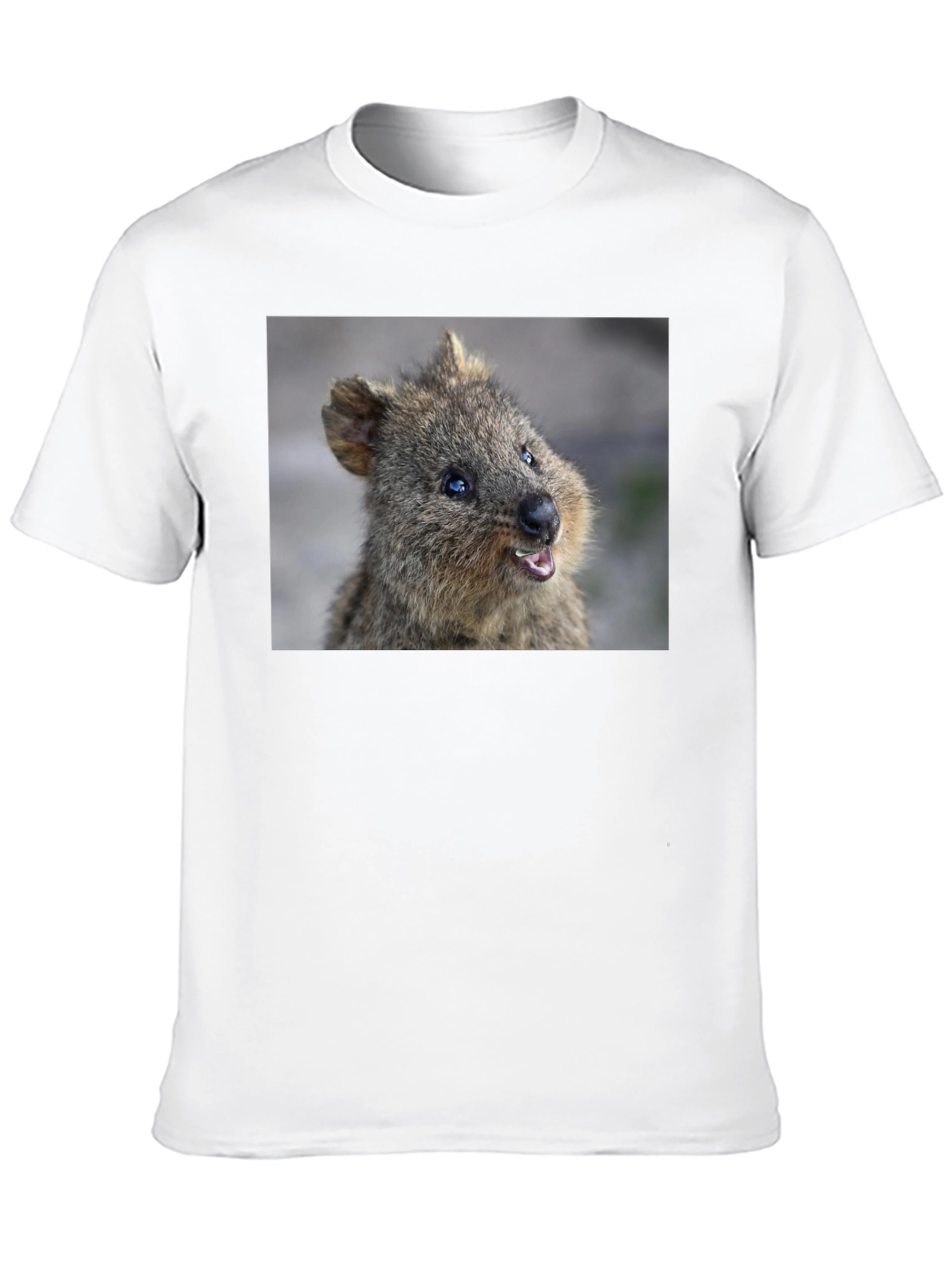 Camiseta Negra con Diseño de Quokka Sonriente