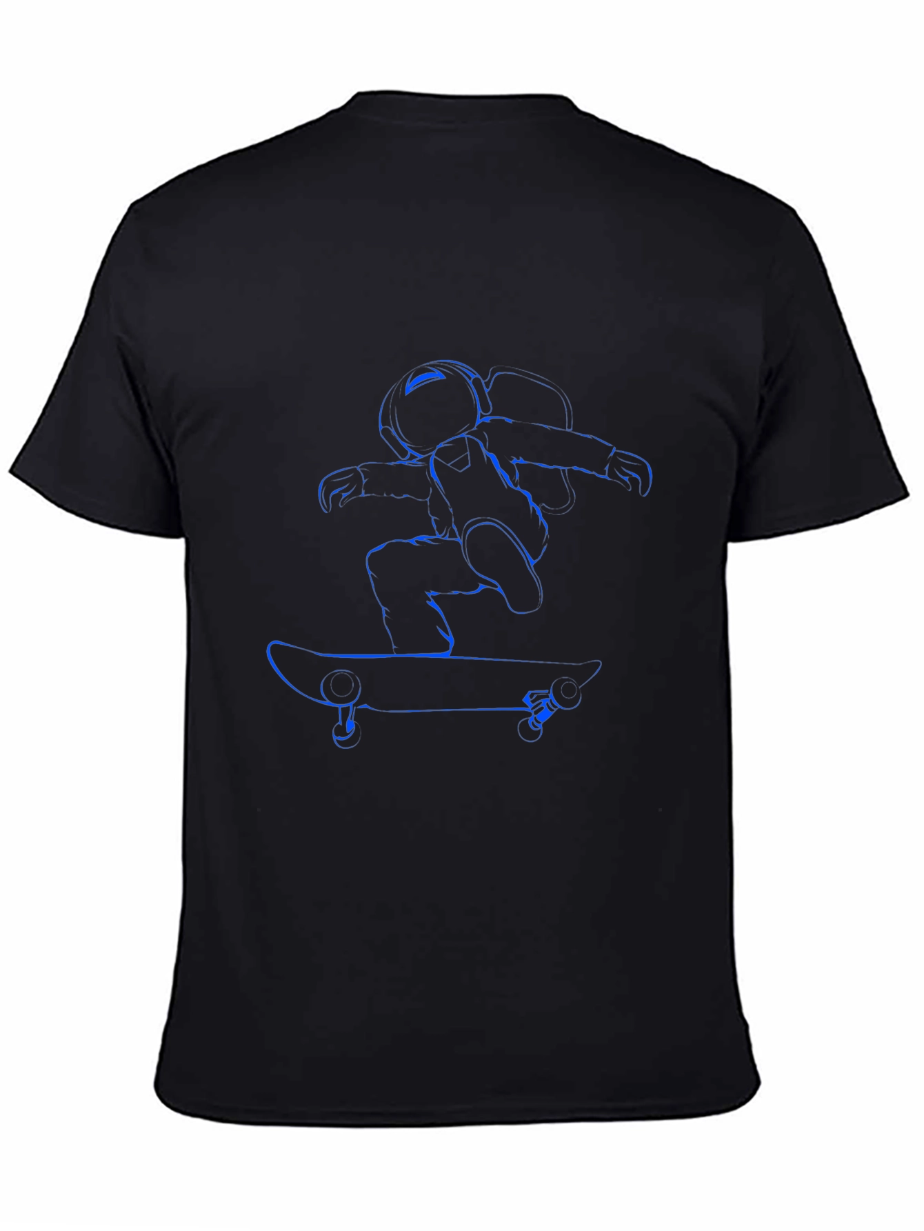 Camiseta Negra con Diseño de Astronauta Skateboarding