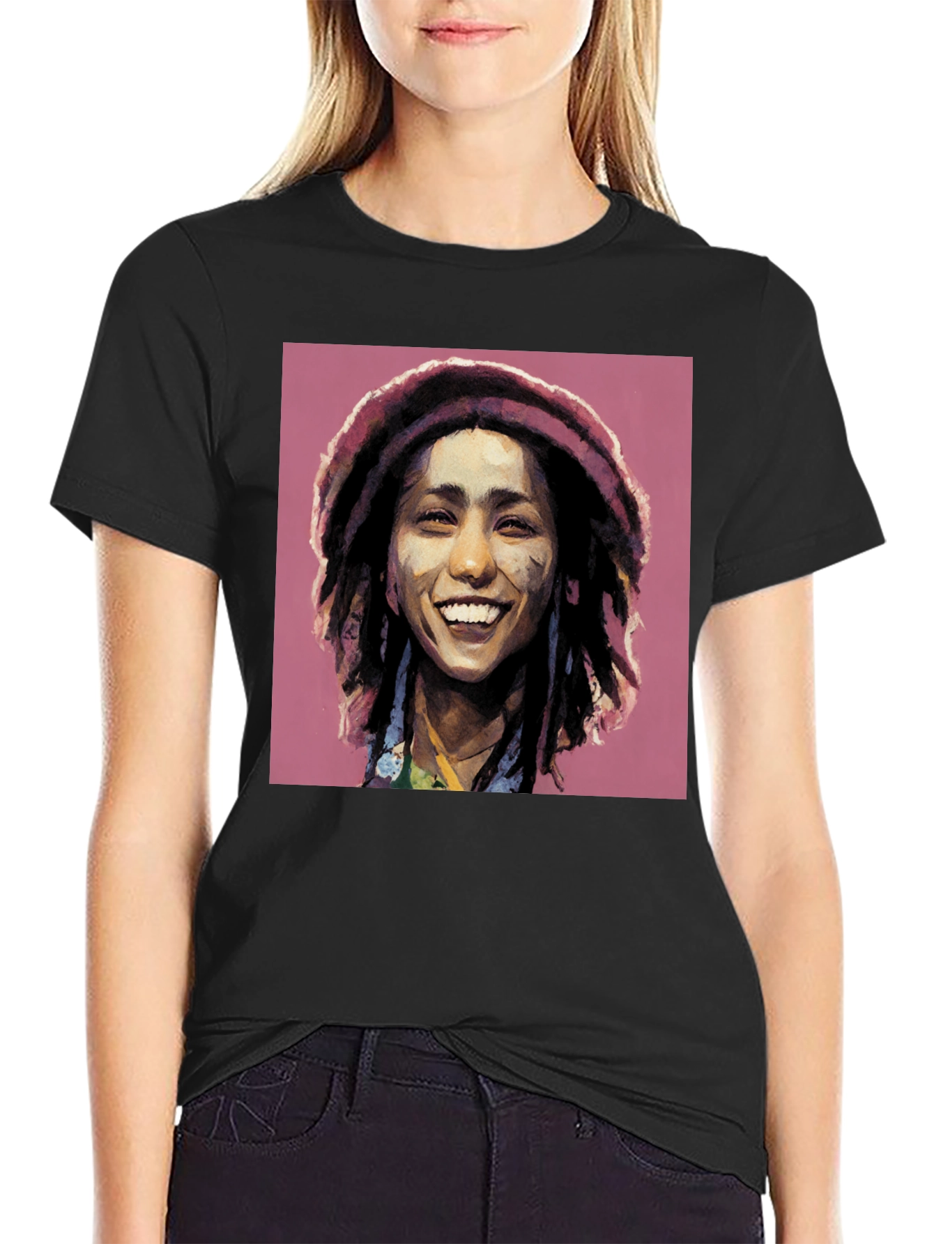 Camiseta Negra con Diseño Artístico de Rasta