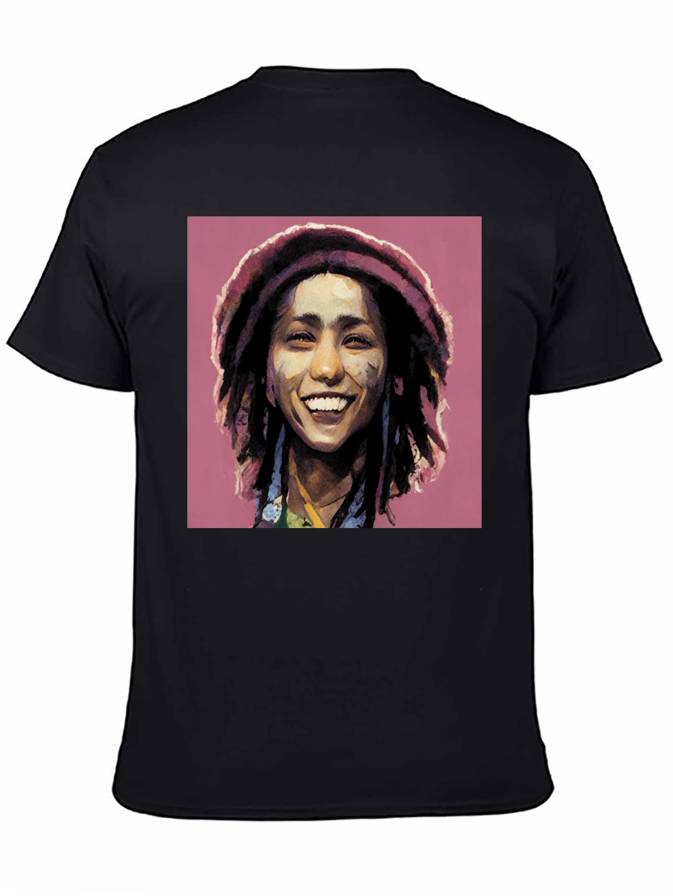 Camiseta Negra con Diseño Artístico de Rasta