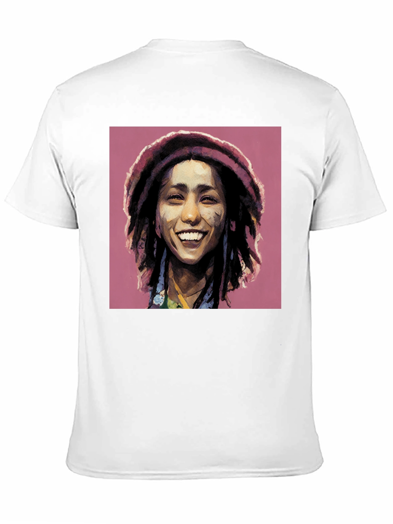 Camiseta Negra con Diseño Artístico de Rasta