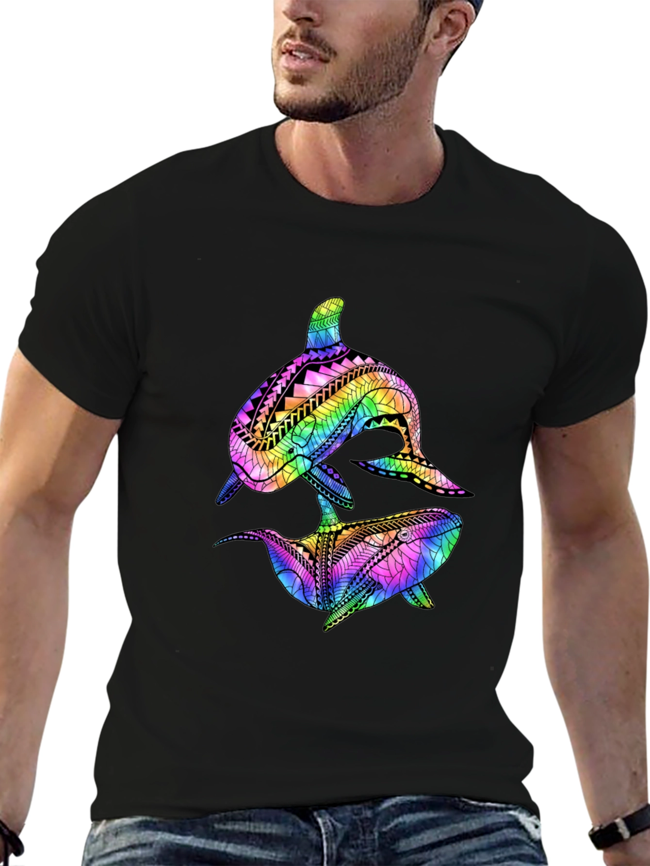 Camiseta Negra con Diseño de Ballenas Tribales de Arcoíris
