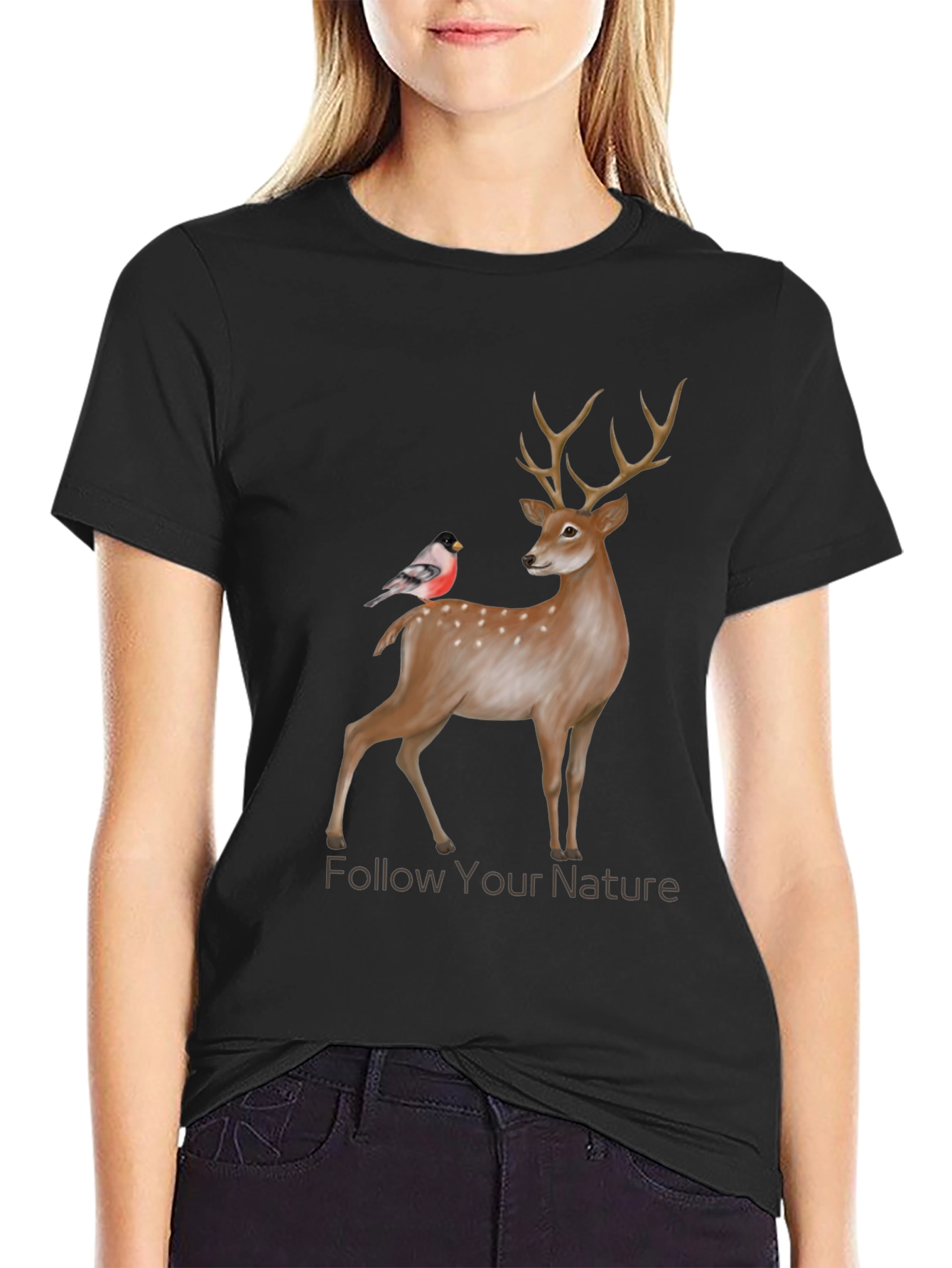 Camiseta Negra con Diseño de Ciervo y Ave