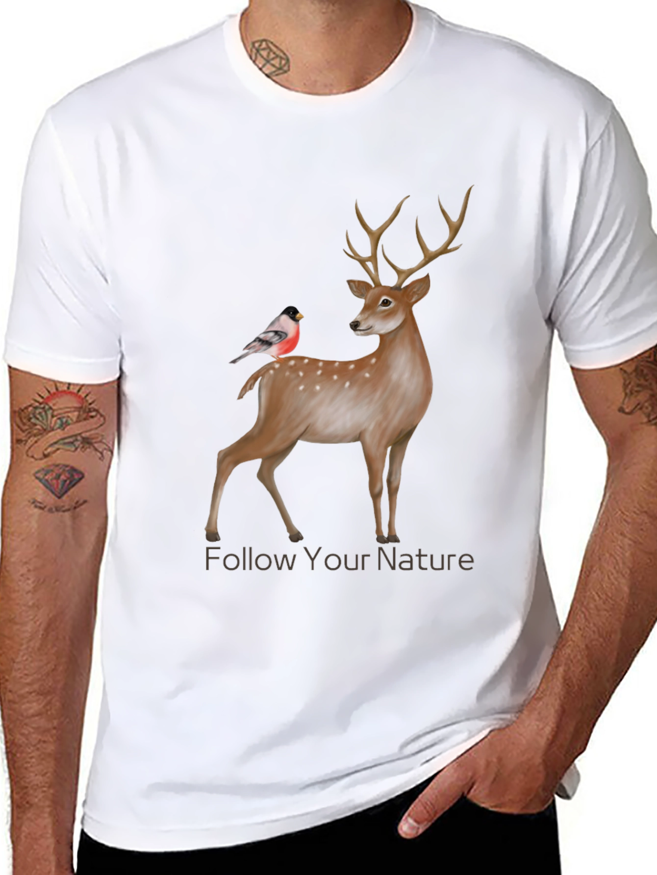 Camiseta Negra con Diseño de Ciervo y Ave