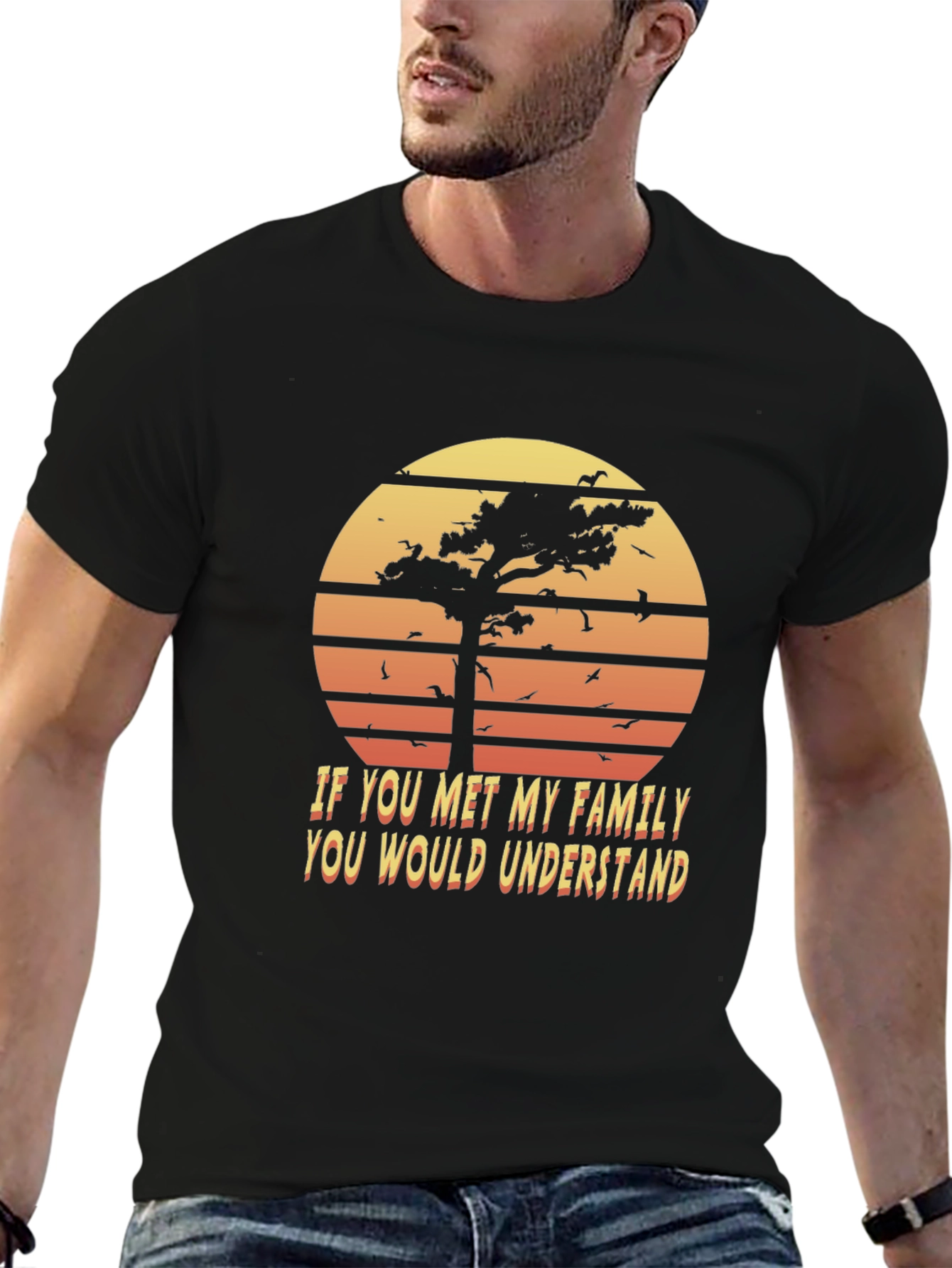 Camiseta Negra: Árbol al Atardecer y Frase Familiar