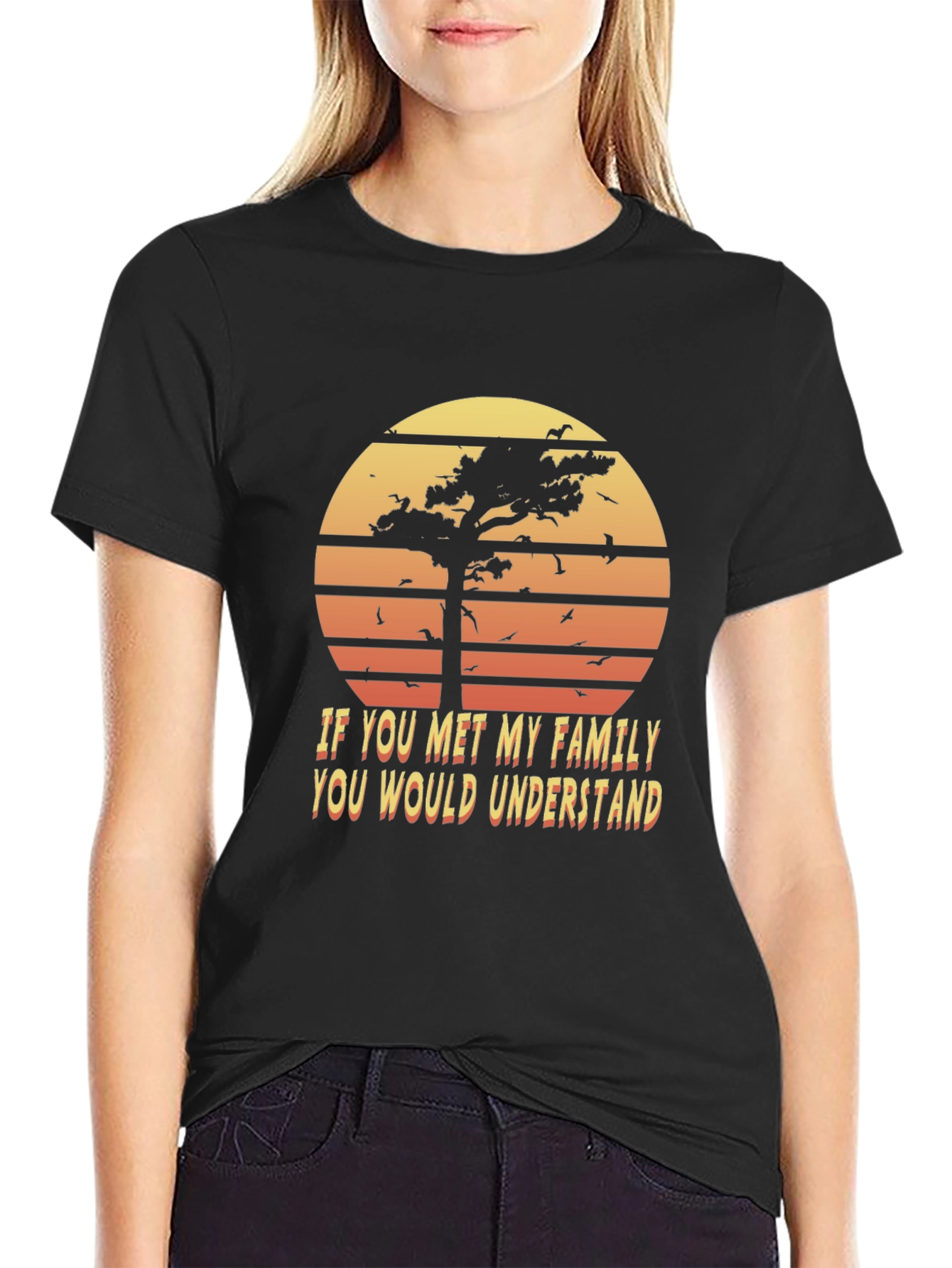 Camiseta Negra: Árbol al Atardecer y Frase Familiar