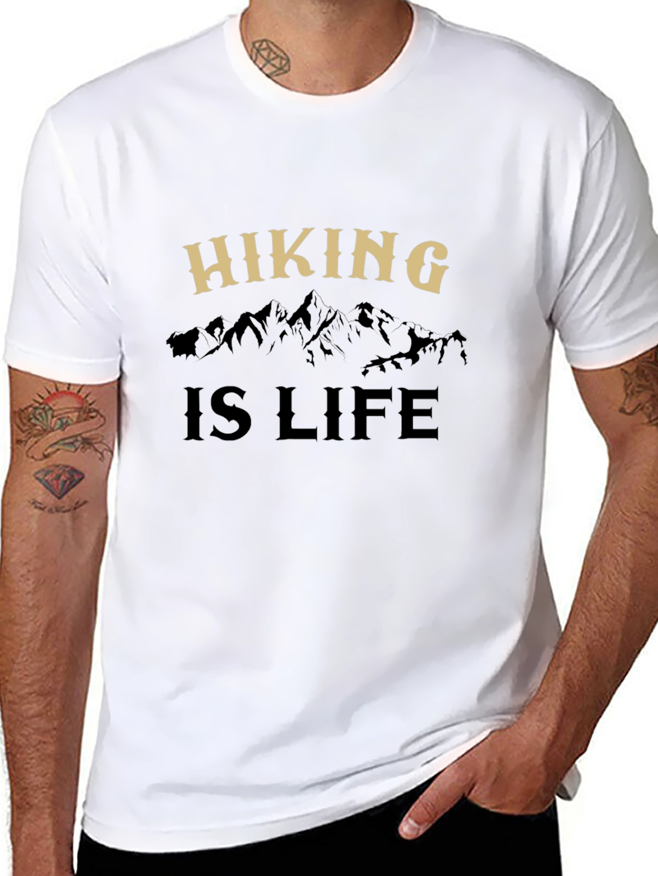 Camiseta Negra Hiking is Life para Aventureros