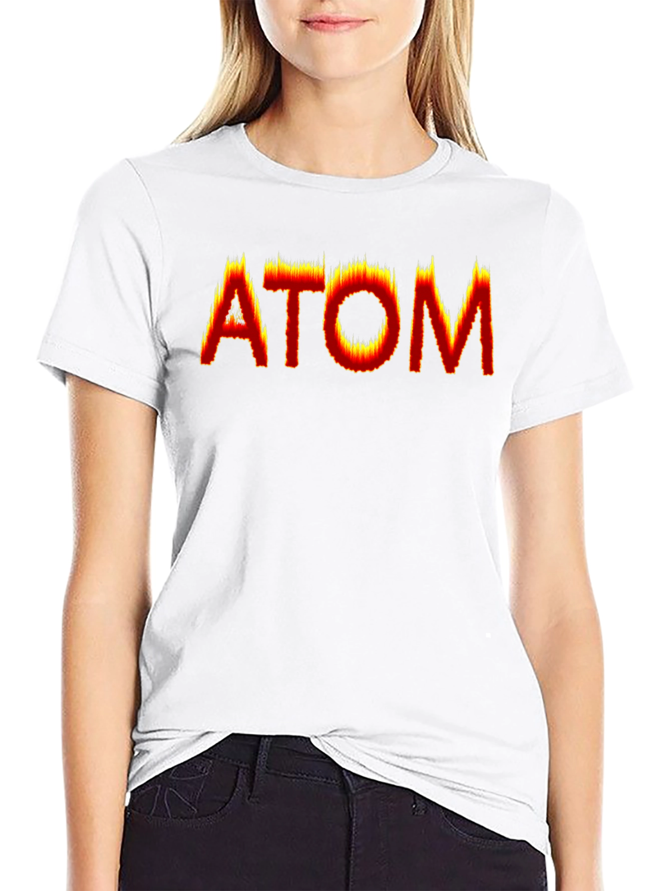 Camiseta Negra ATOM en llamas - Diseño Único
