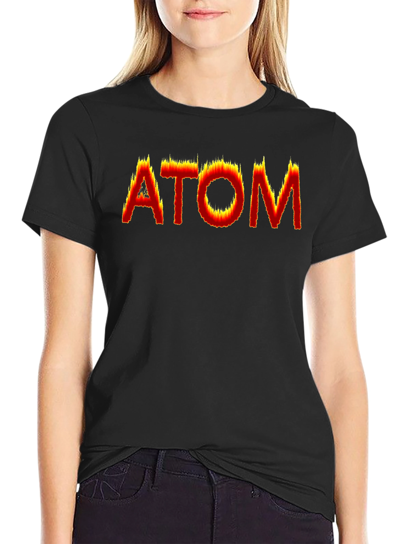 Camiseta Negra ATOM en llamas - Diseño Único