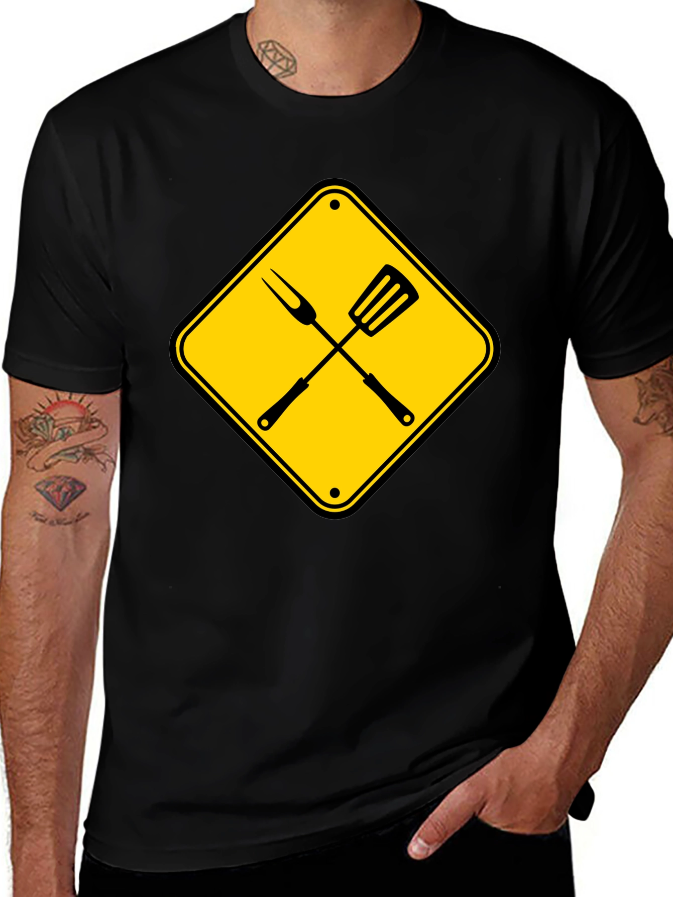 Camiseta Negra con Diseño de Parrilla