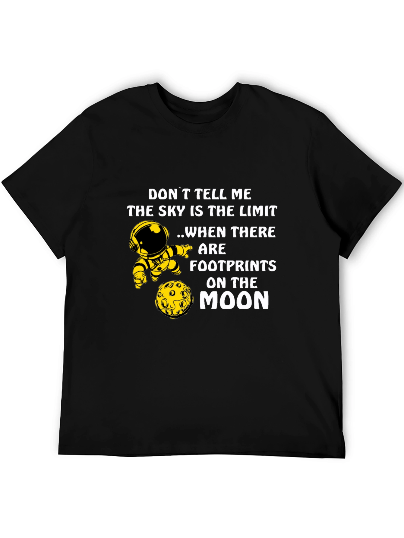Camiseta Negra con Diseño de Astronauta y la Luna
