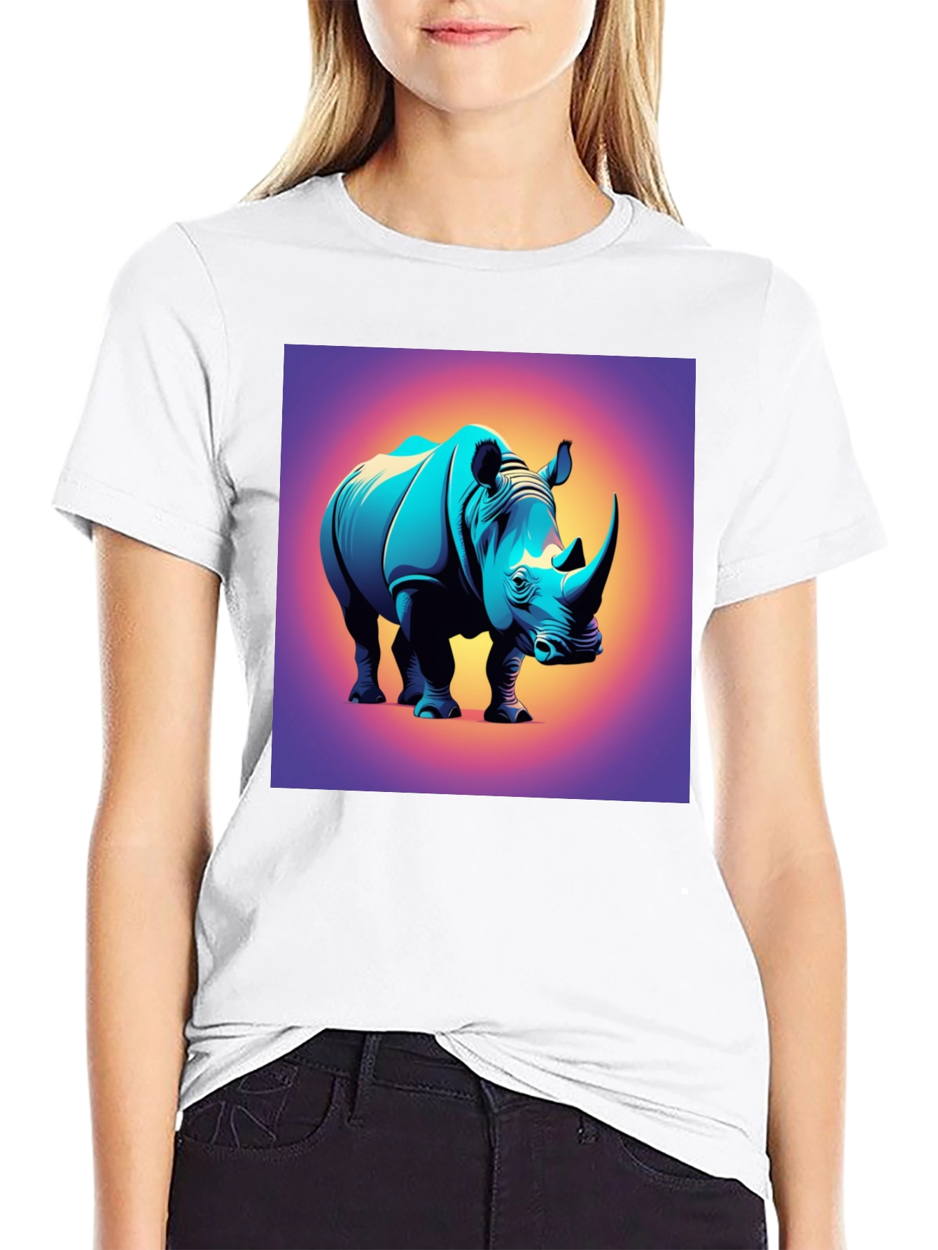 Camiseta Negra con Diseño de Rinoceronte Moderno